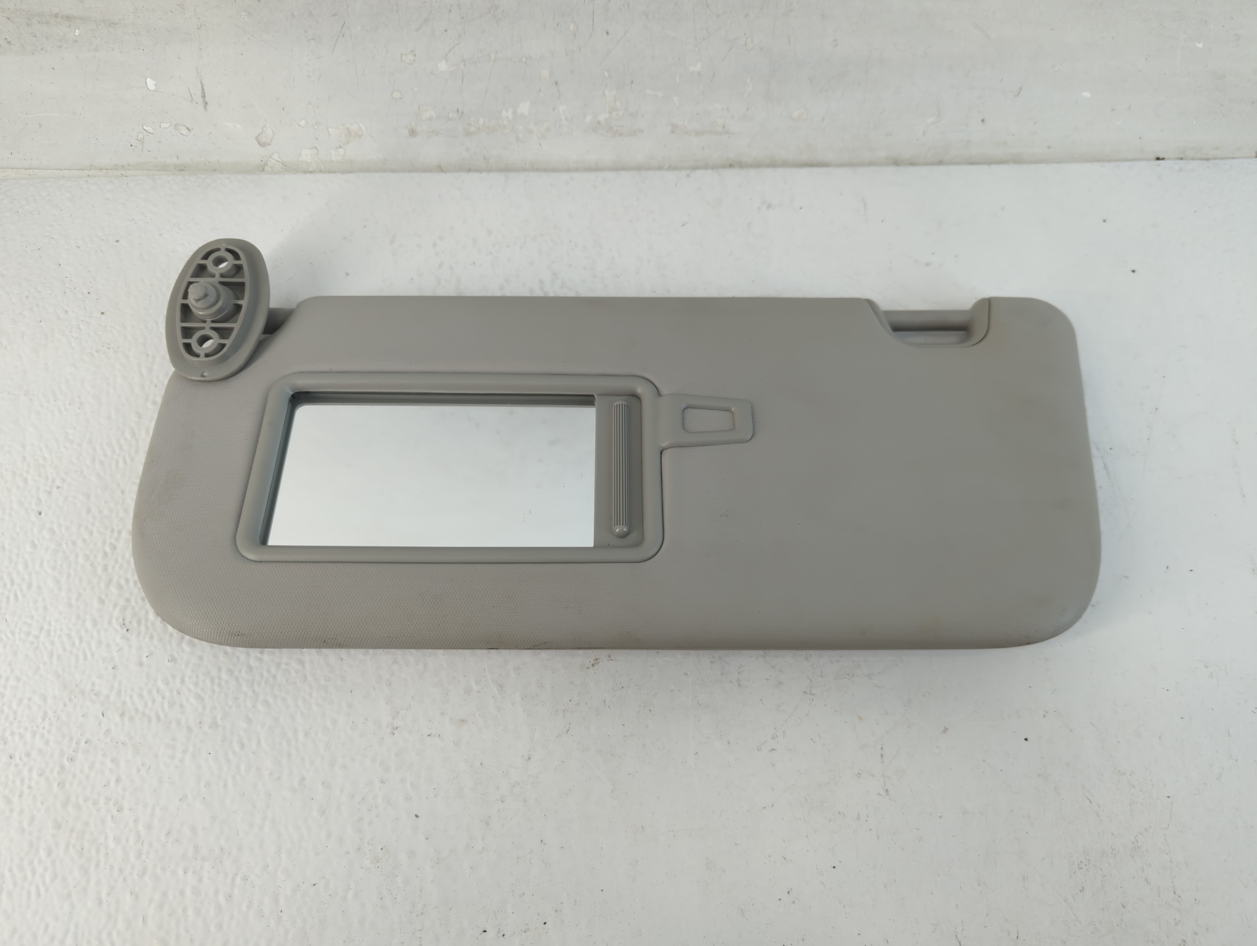 2014-2019 Kia Soul Driver Sun Visor Mirror Left Sunvisor Gray 1048046 - Oemusedautoparts1.com