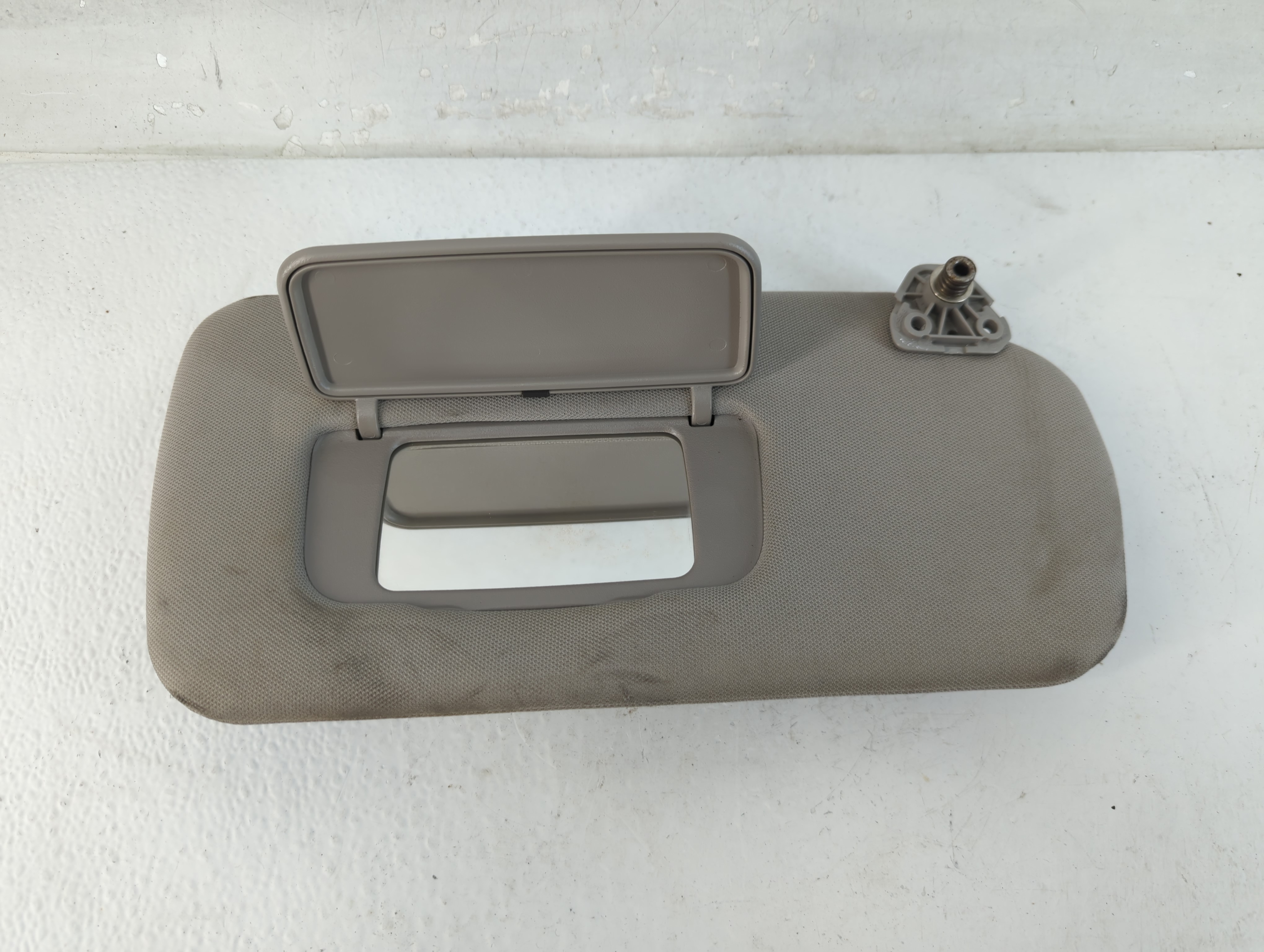 2005-2006 Nissan Altima Passenger Sun Visor Mirror Right Sunvisor Gray 1048050 - Oemusedautoparts1.com