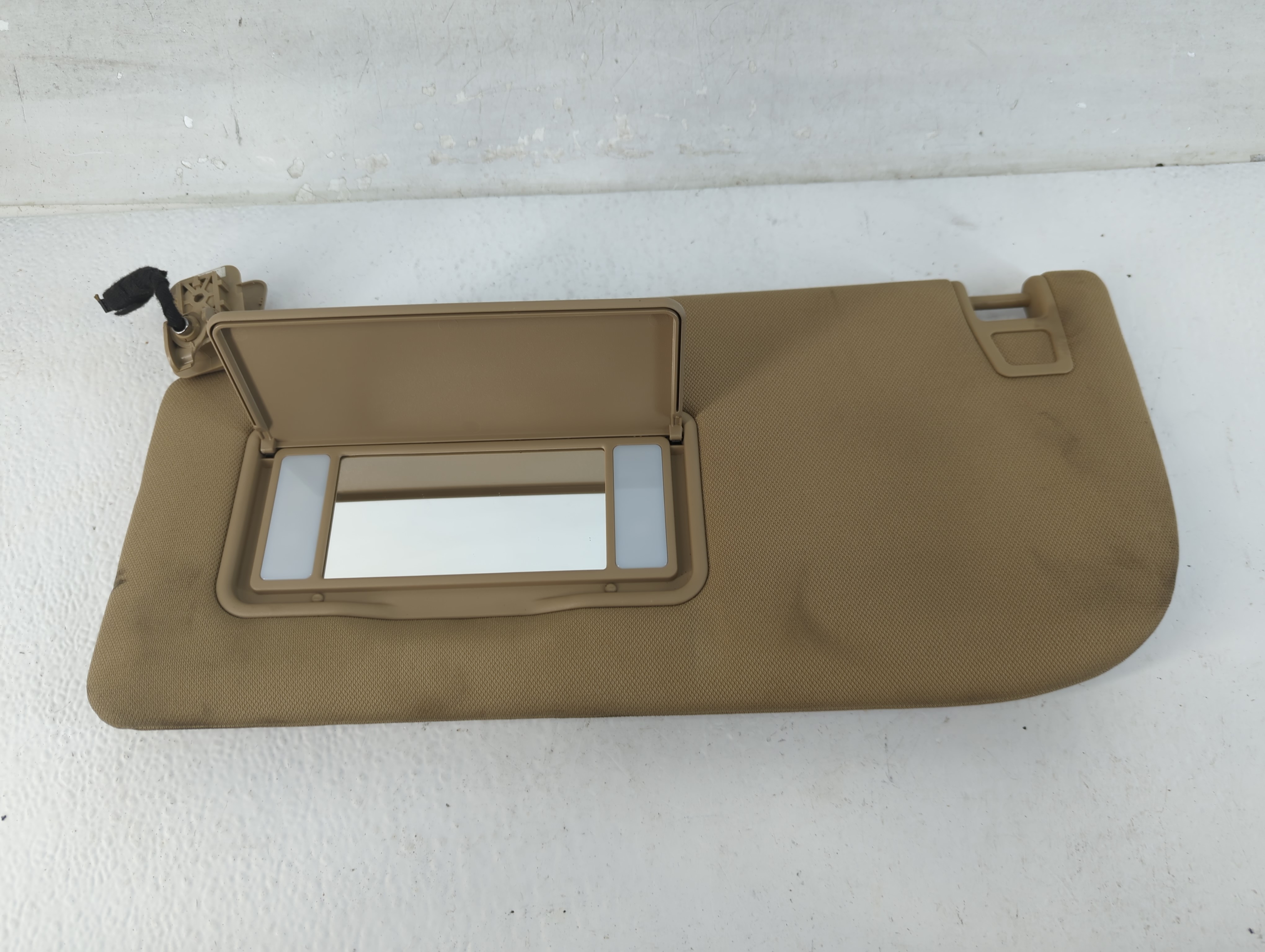 2015-2017 Ford F-150 Driver Sun Visor Mirror Left Sunvisor Beige 1048054 - Oemusedautoparts1.com