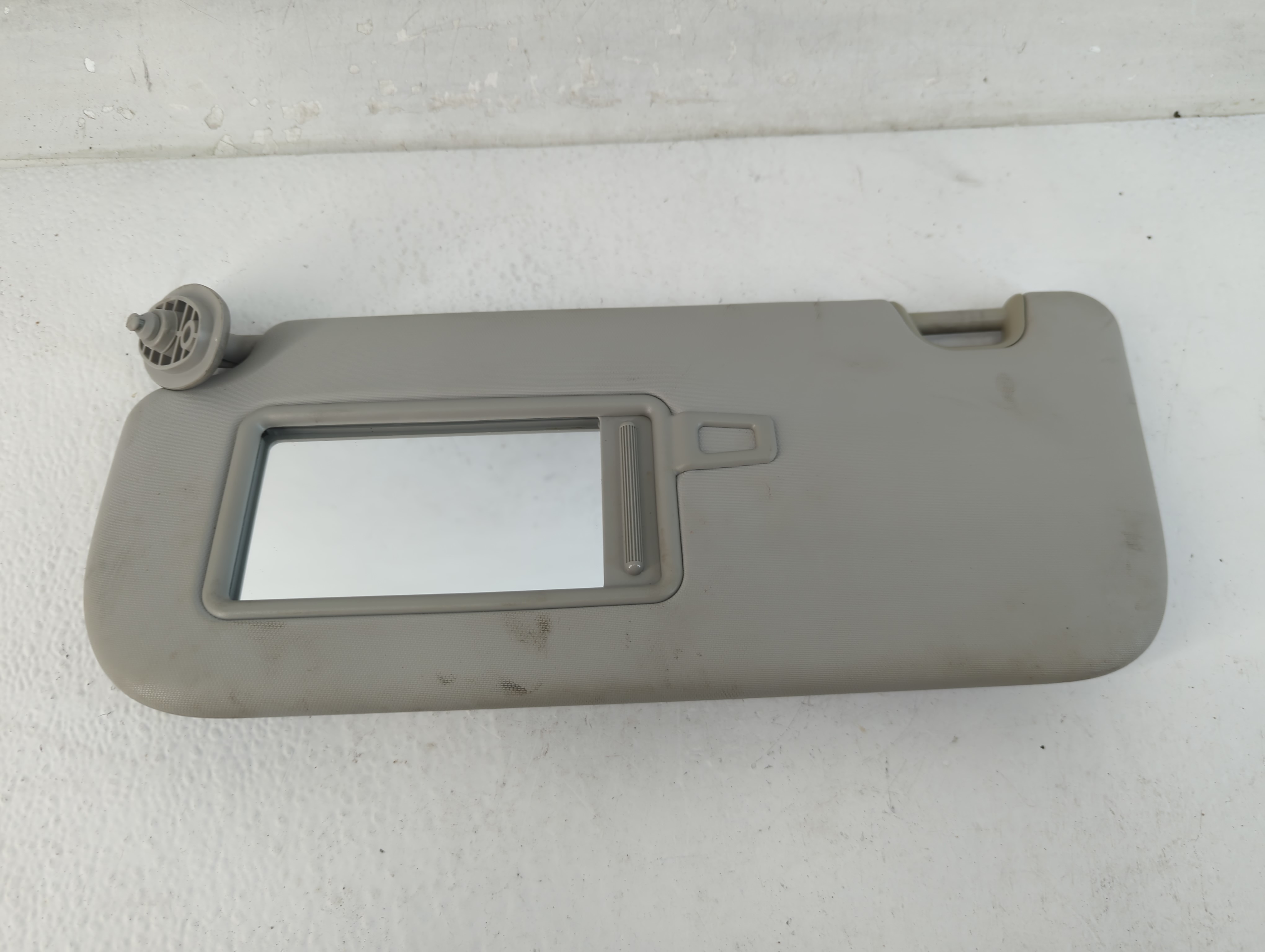 2014-2019 Kia Soul Driver Sun Visor Mirror Left Sunvisor Gray 1048056 - Oemusedautoparts1.com