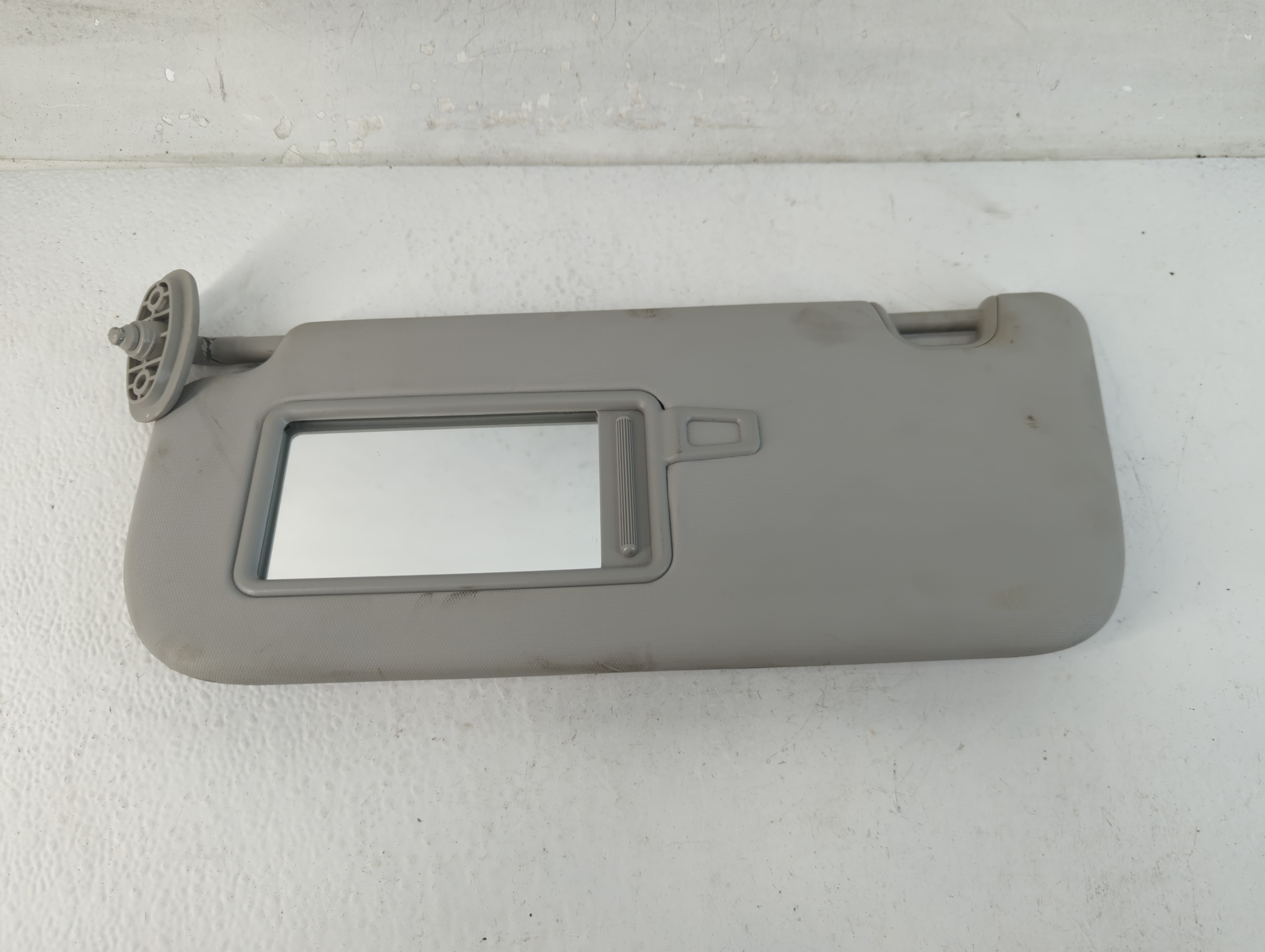 2014-2019 Kia Soul Passenger Sun Visor Mirror Right Sunvisor Gray 1048057 - Oemusedautoparts1.com