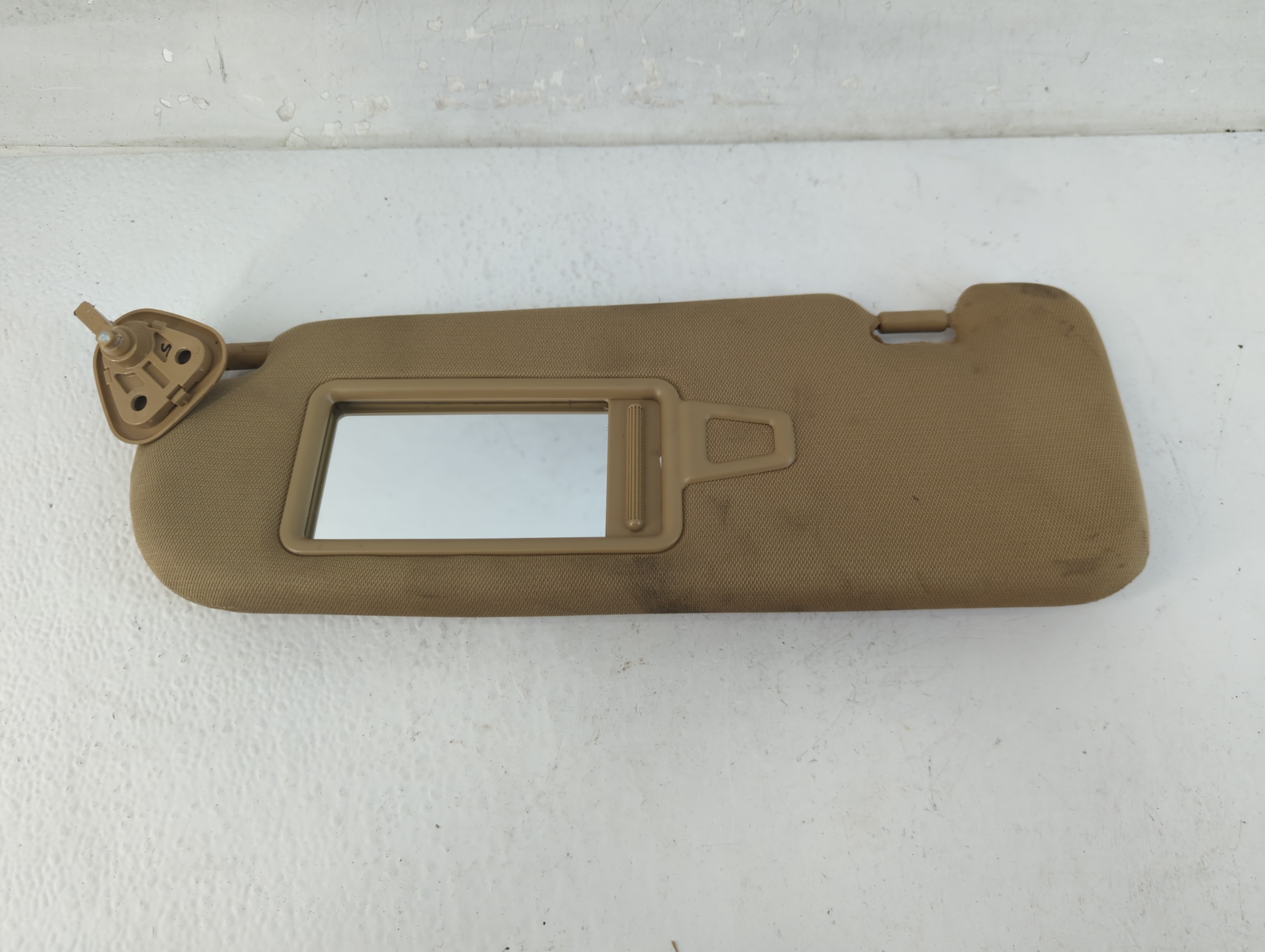 2011-2014 Hyundai Sonata Driver Sun Visor Mirror Left Sunvisor Beige 1048062 - Oemusedautoparts1.com