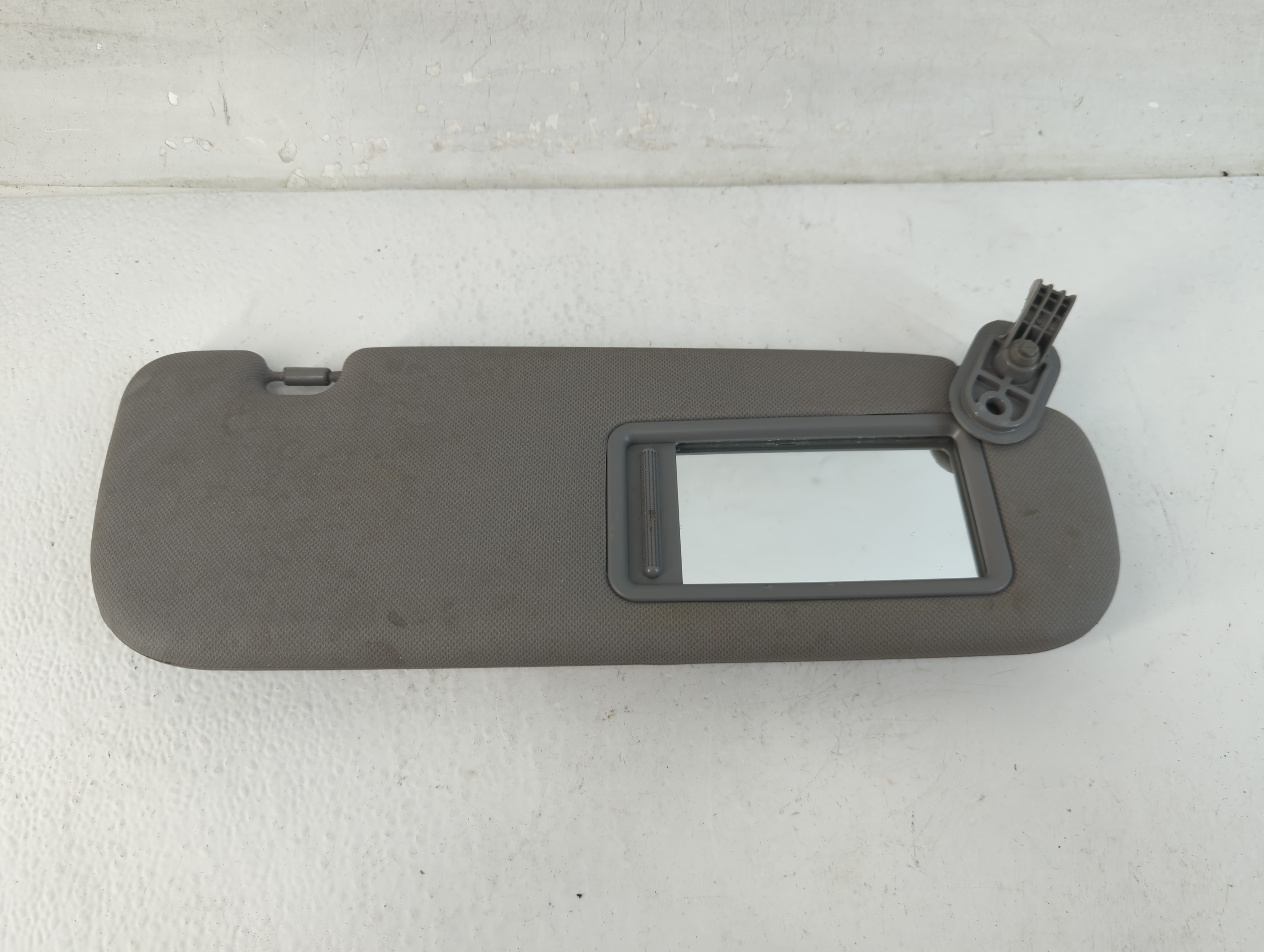 2012-2015 Hyundai Veloster Passenger Sun Visor Mirror Right Sunvisor 1048067 - Oemusedautoparts1.com