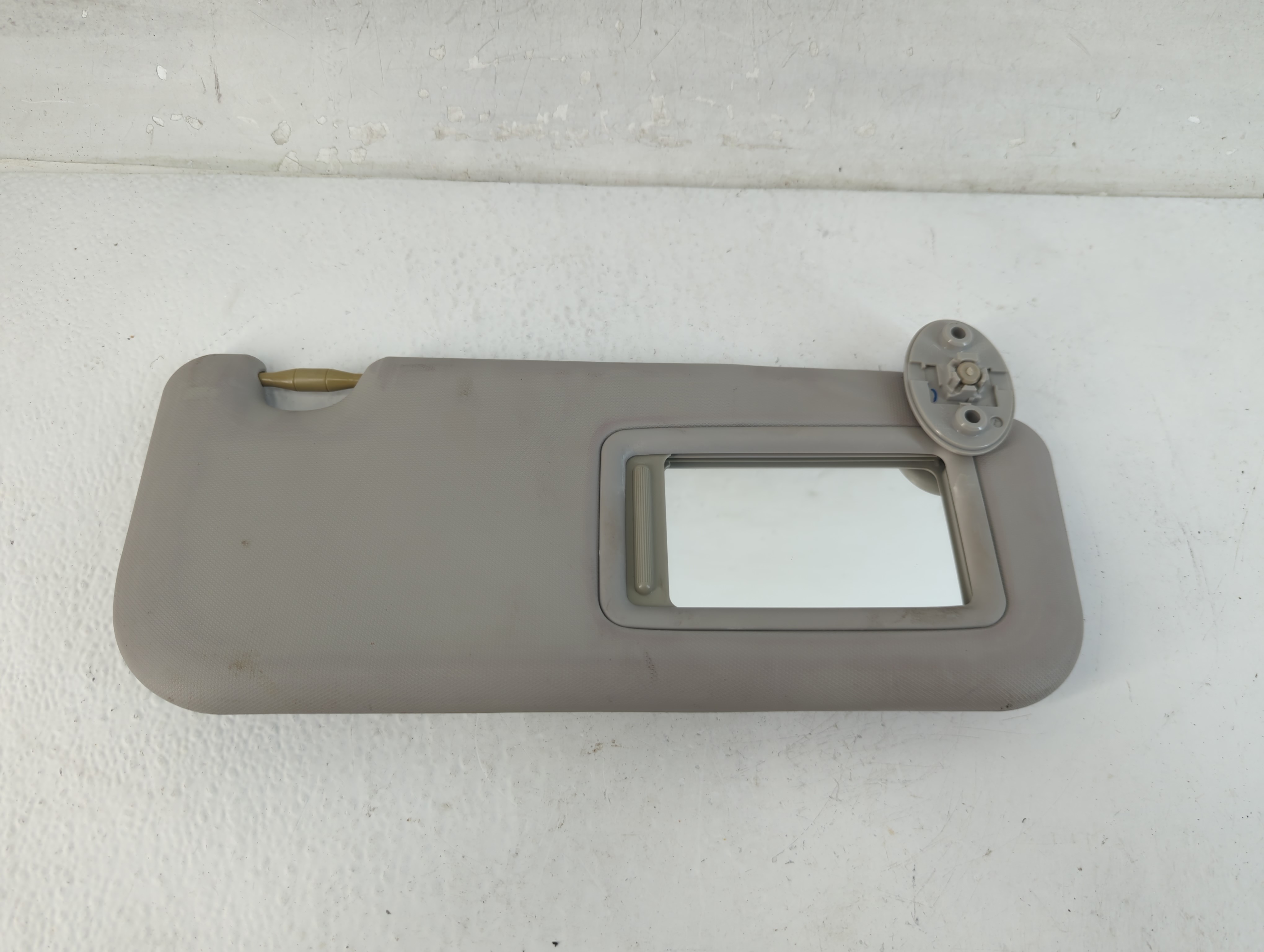2014-2016 Toyota Corolla Driver Sun Visor Mirror Left Sunvisor Gray 1048070 - Oemusedautoparts1.com