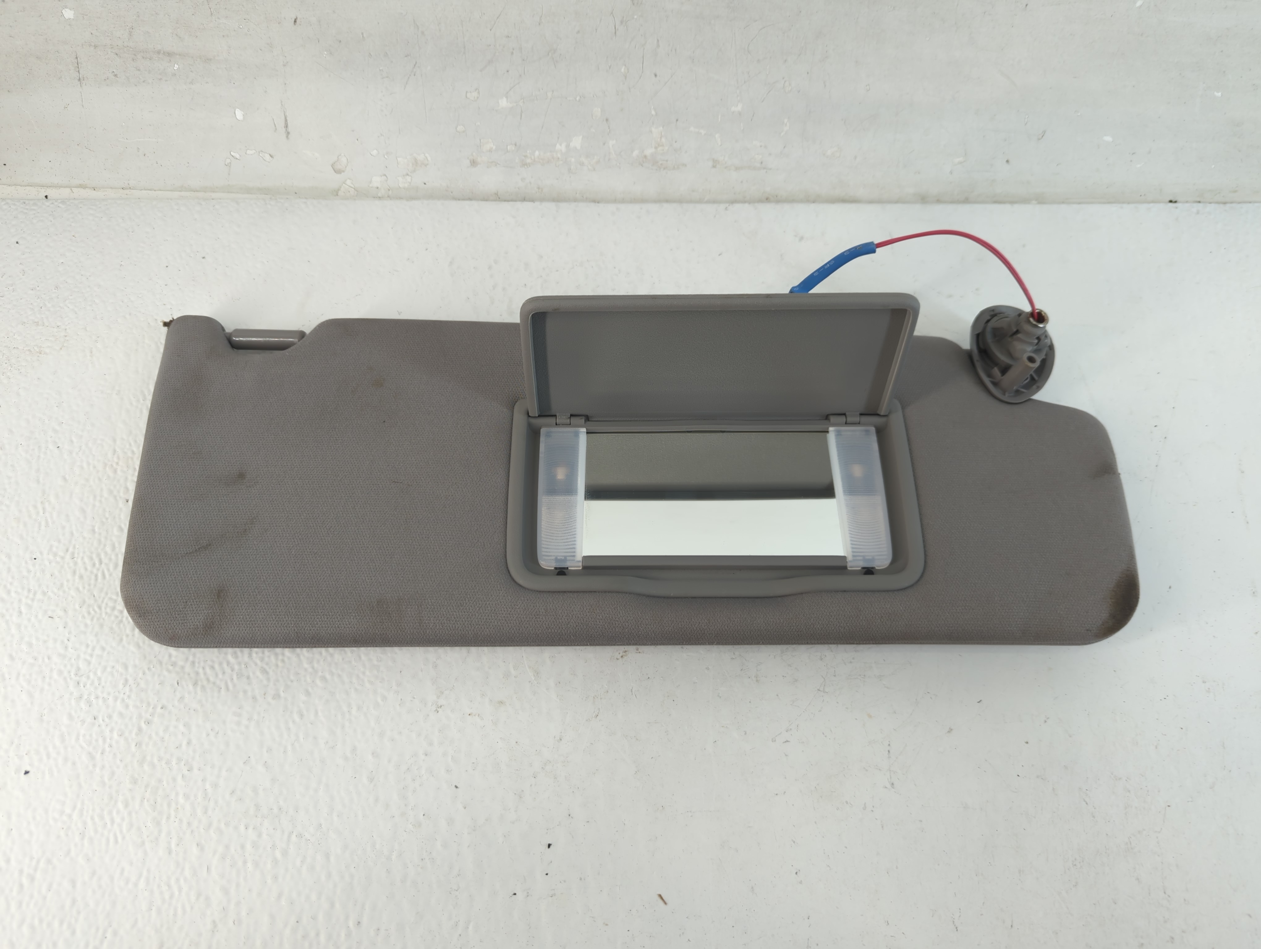 Picture of 2017-2019 Honda Ridgeline Driver Sun Visor Mirror Left Sunvisor Gray 1048073