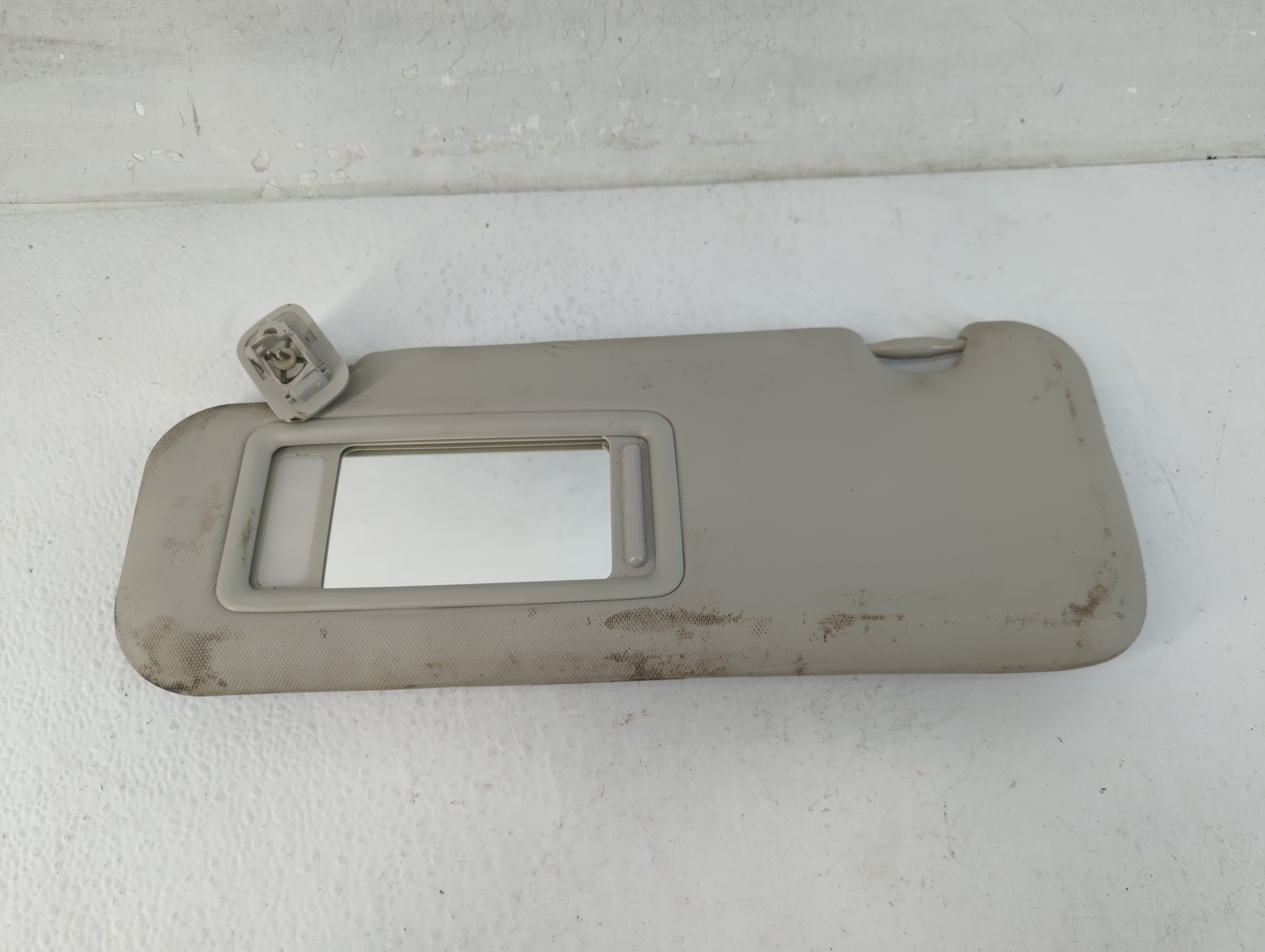 2014-2018 Mazda 3 Driver Sun Visor Mirror Left Sunvisor Gray 1048079 - Oemusedautoparts1.com