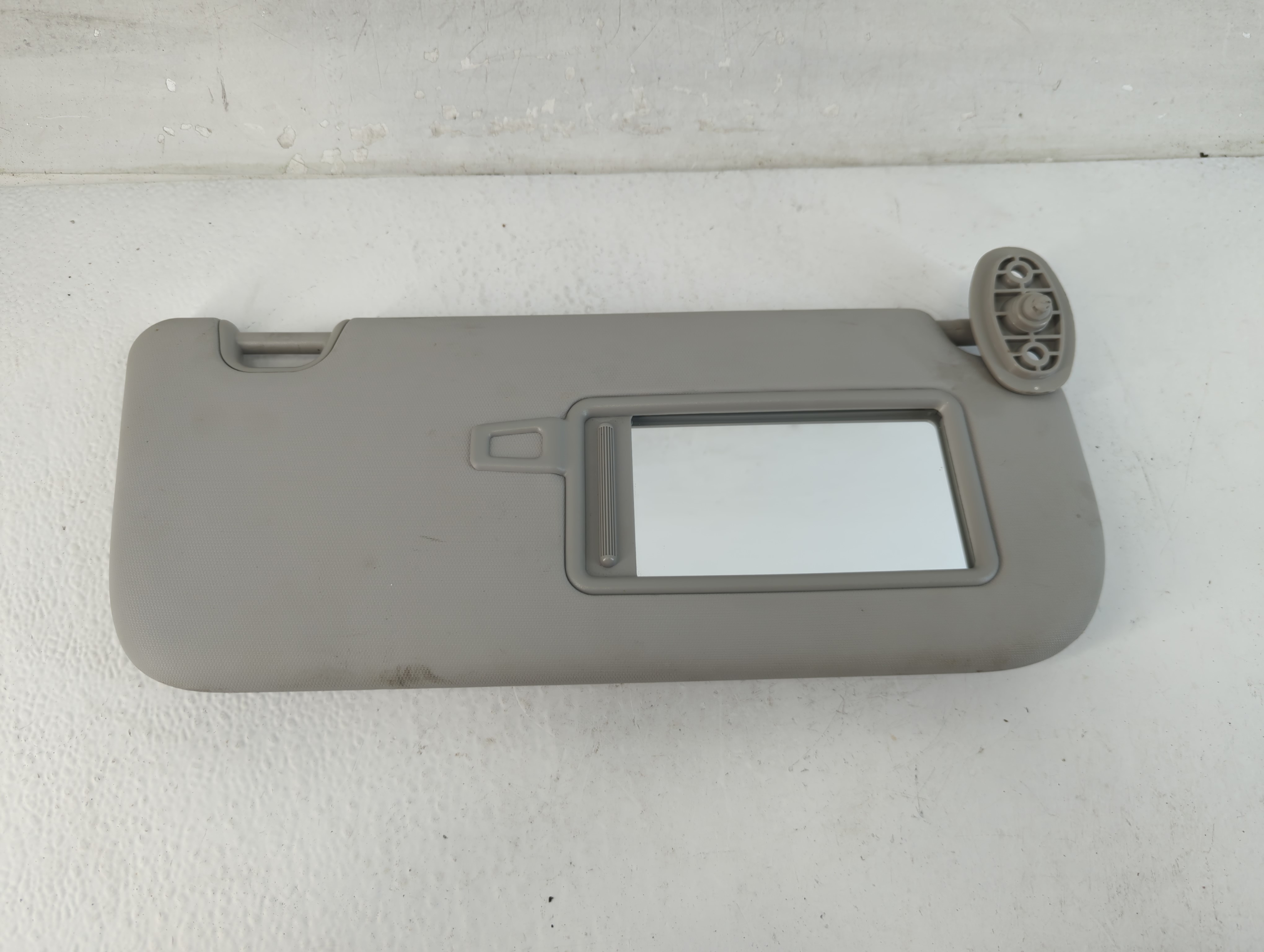 2014-2019 Kia Soul Driver Sun Visor Mirror Left Sunvisor Gray 1048083 - Oemusedautoparts1.com