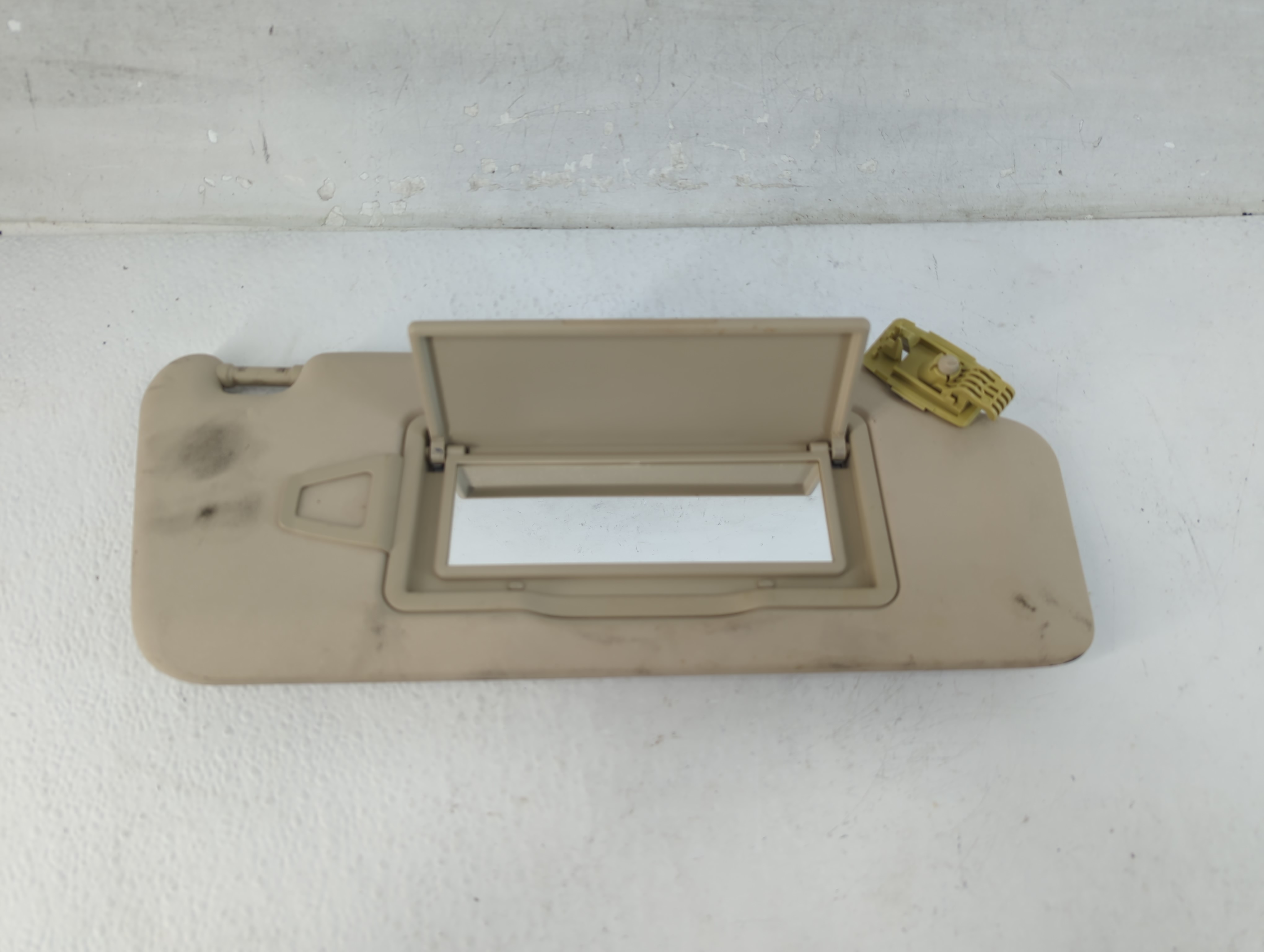 Mercedes-benz C300 Passenger Sun Visor Mirror Right Sunvisor Beige 1048085 - Oemusedautoparts1.com