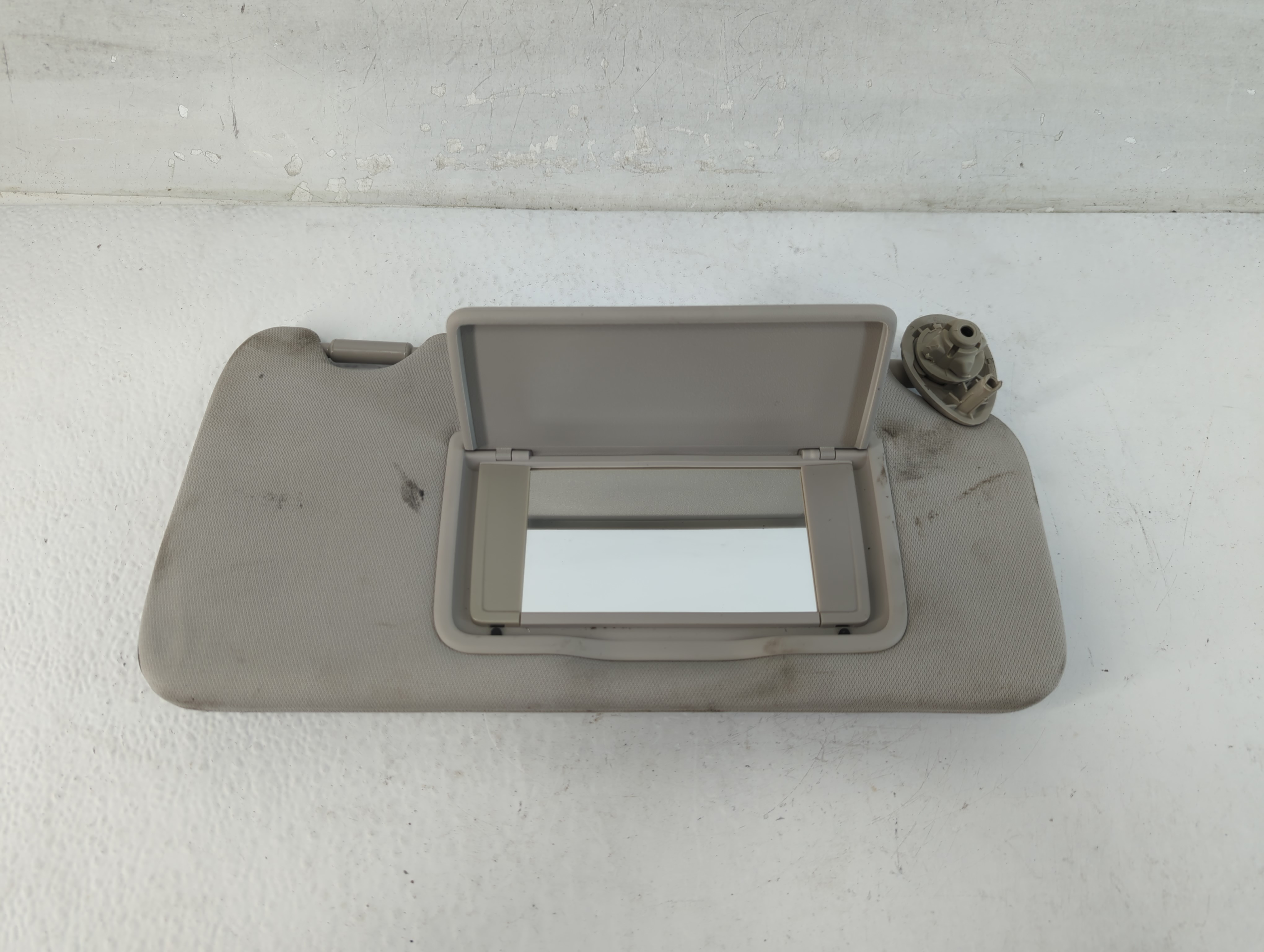 2016-2022 Honda Hr-v Driver Sun Visor Mirror Left Sunvisor Ivory 1048117 - Oemusedautoparts1.com