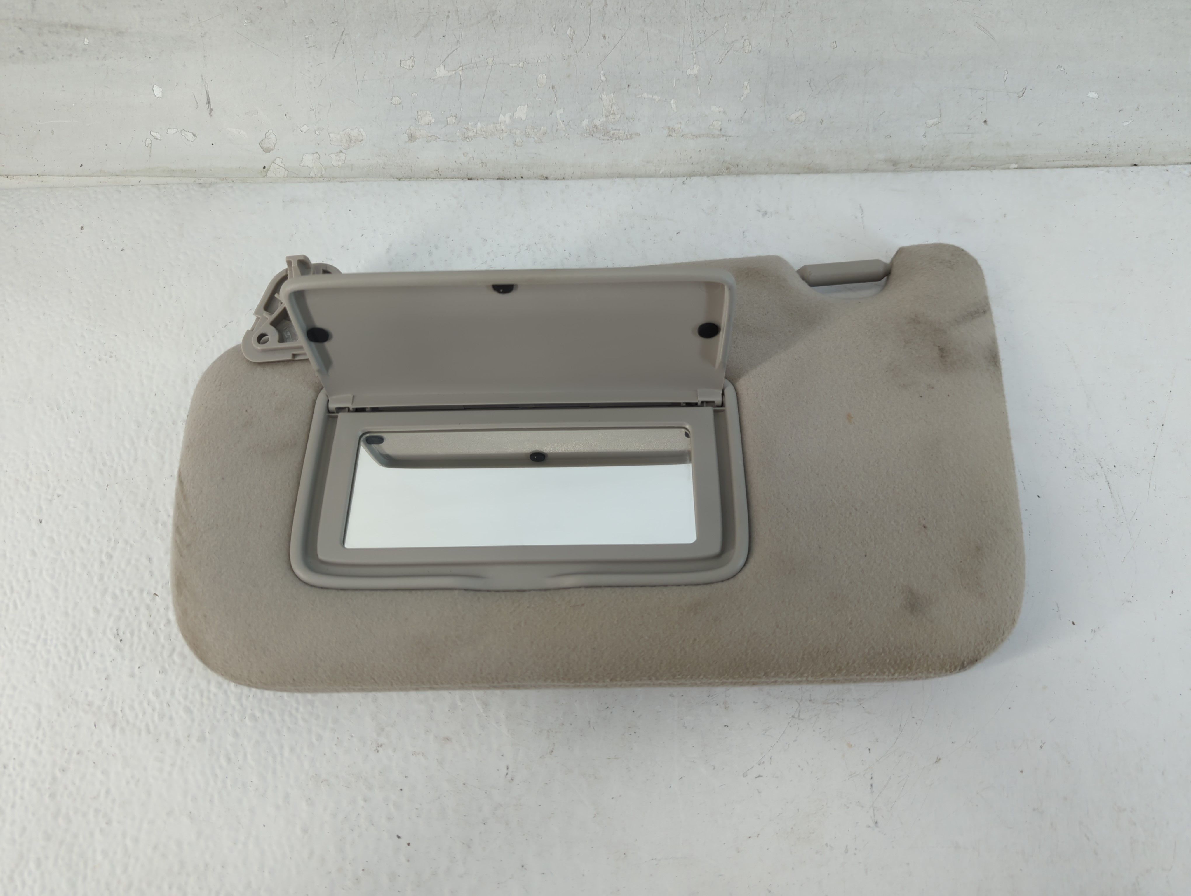 Picture of 2013-2019 Nissan Sentra Driver Sun Visor Mirror Left Sunvisor Gray 1048118
