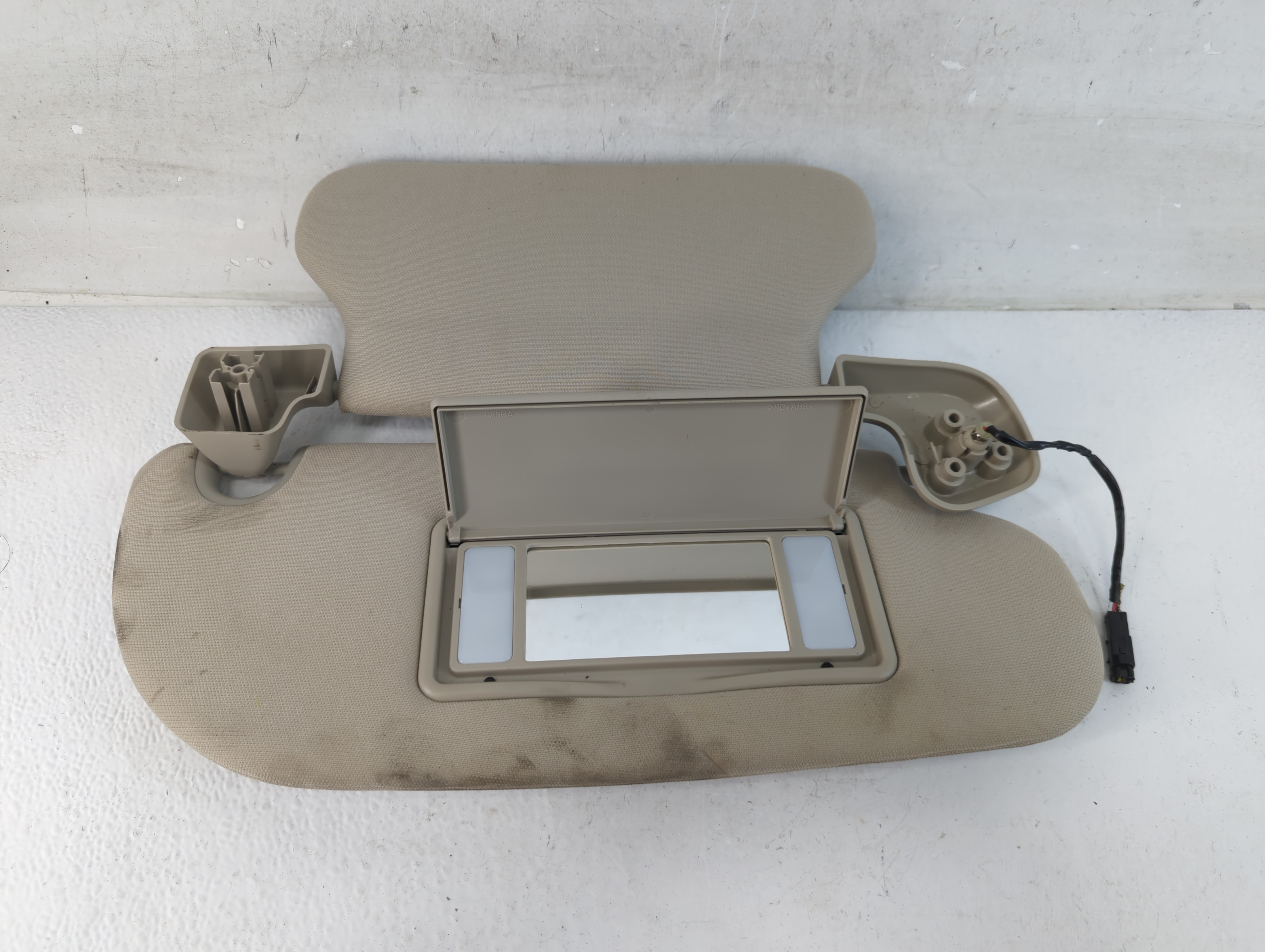 2013 Lincoln Navigator Passenger Sun Visor Mirror Right Sunvisor Gray 1048124 - Oemusedautoparts1.com