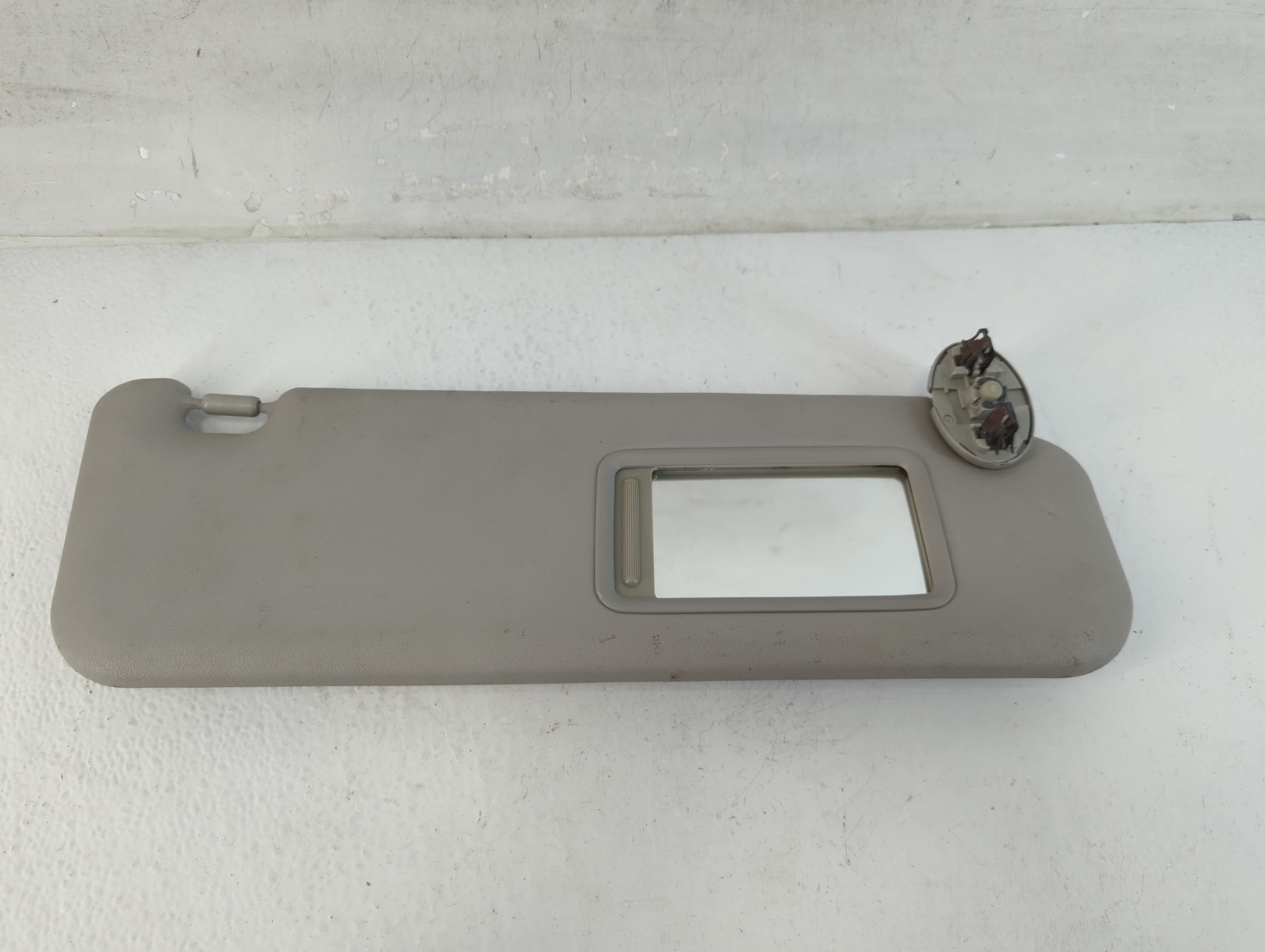 2008-2015 Scion Xb Passenger Sun Visor Mirror Right Sunvisor Gray 1048127 - Oemusedautoparts1.com