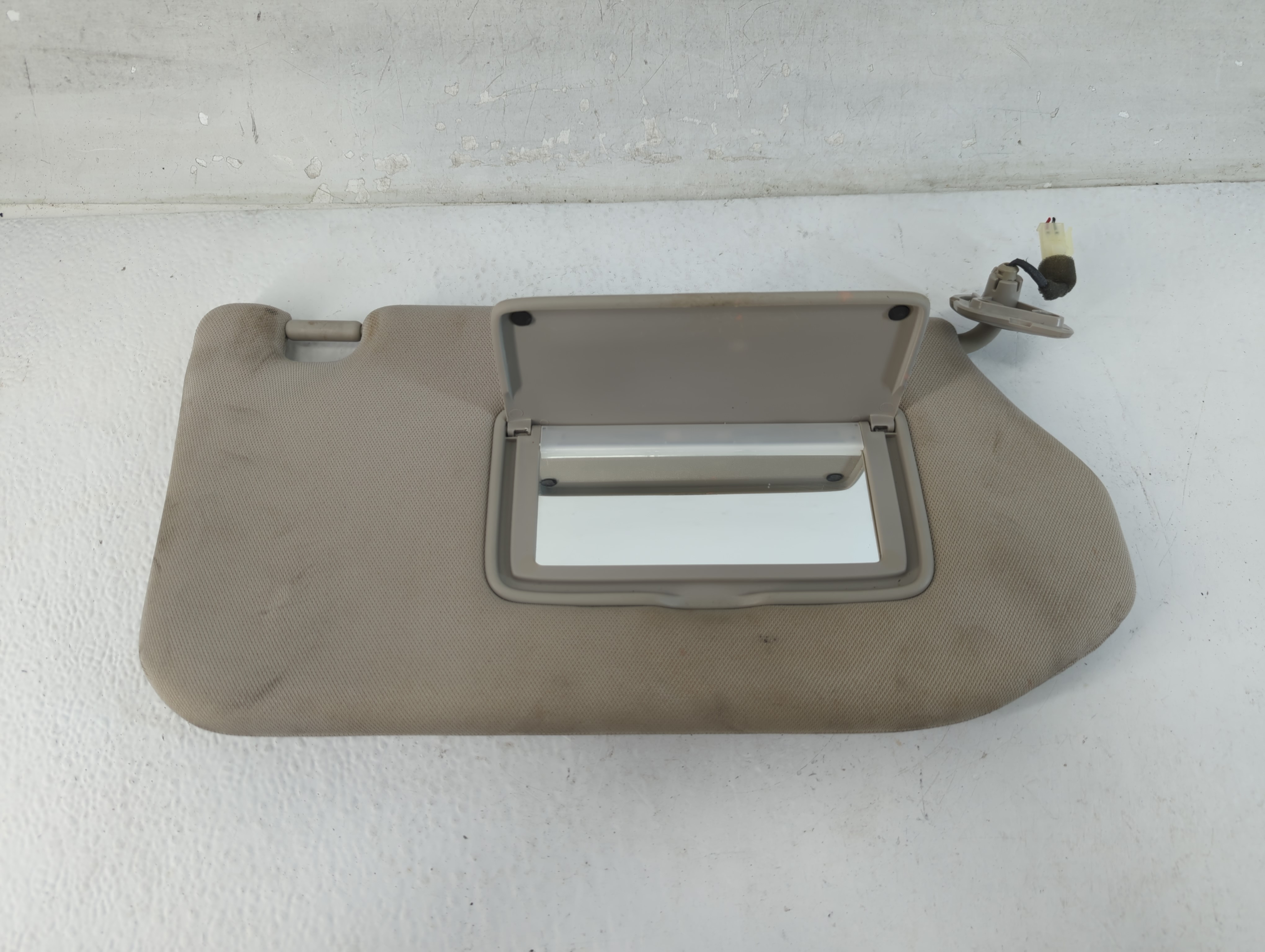 Picture of 2013-2018 Nissan Pathfinder Passenger Sun Visor Mirror Right Sunvisor 1048128