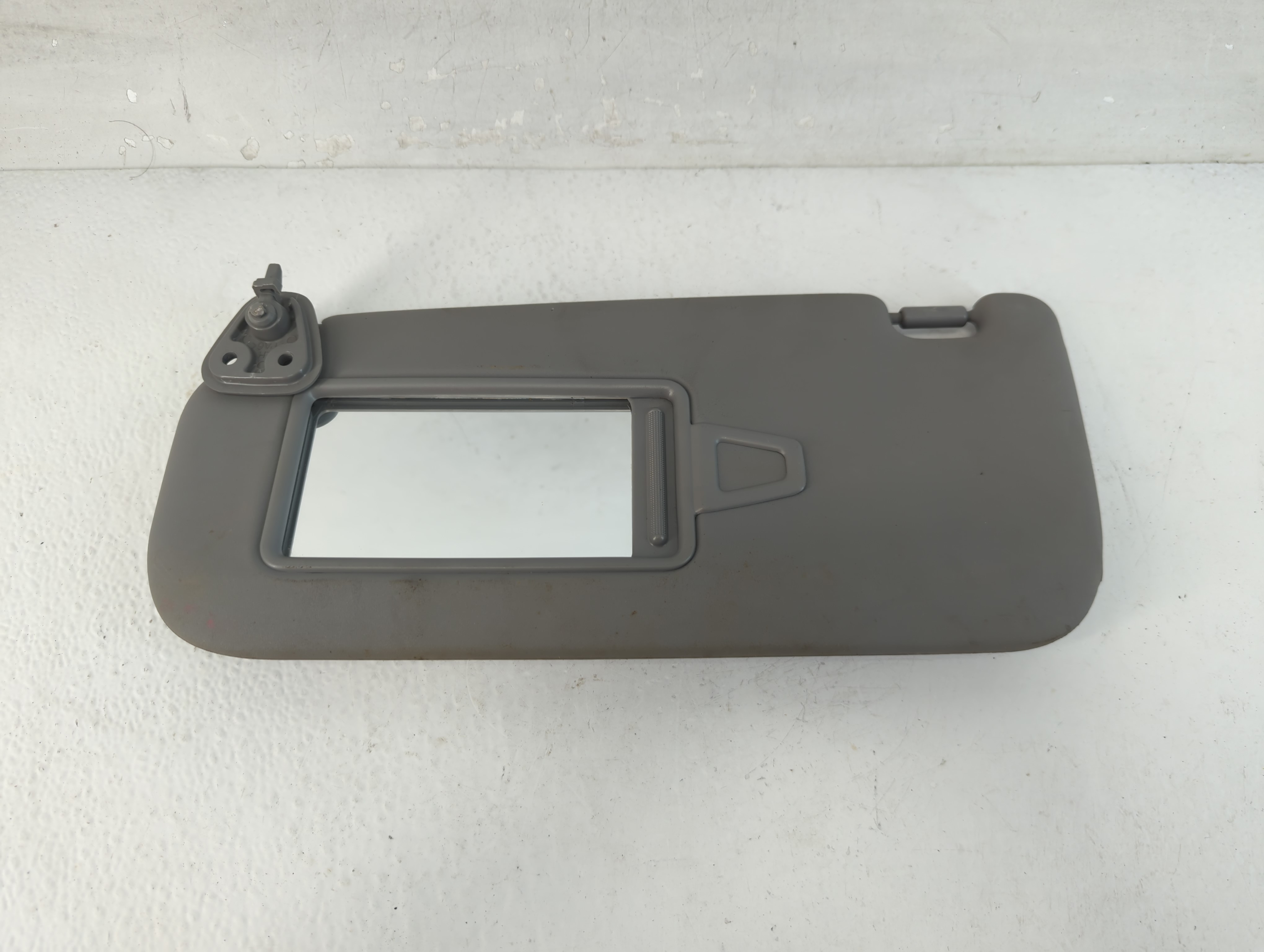 2007-2010 Hyundai Elantra Passenger Sun Visor Mirror Right Sunvisor 1048136 - Oemusedautoparts1.com