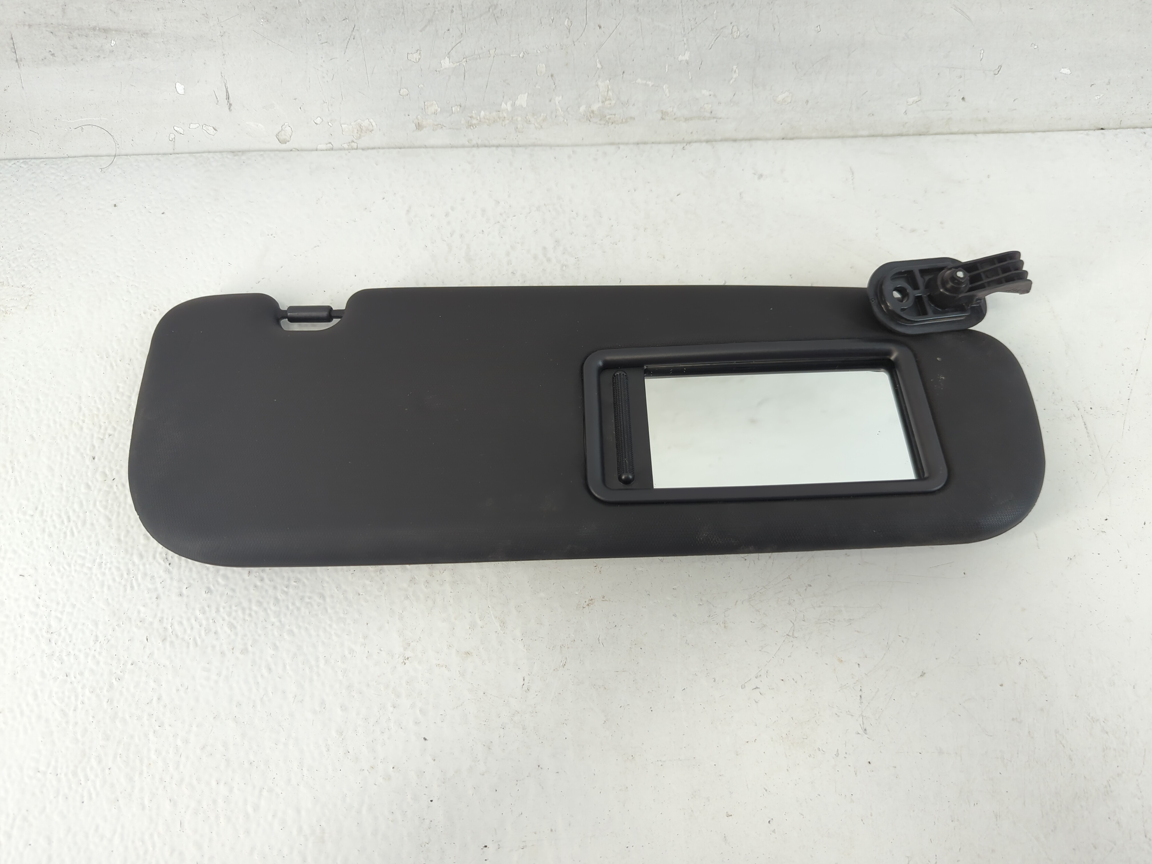 2016-2017 Hyundai Veloster Driver Sun Visor Mirror Left Sunvisor Black 1048142 - Oemusedautoparts1.com