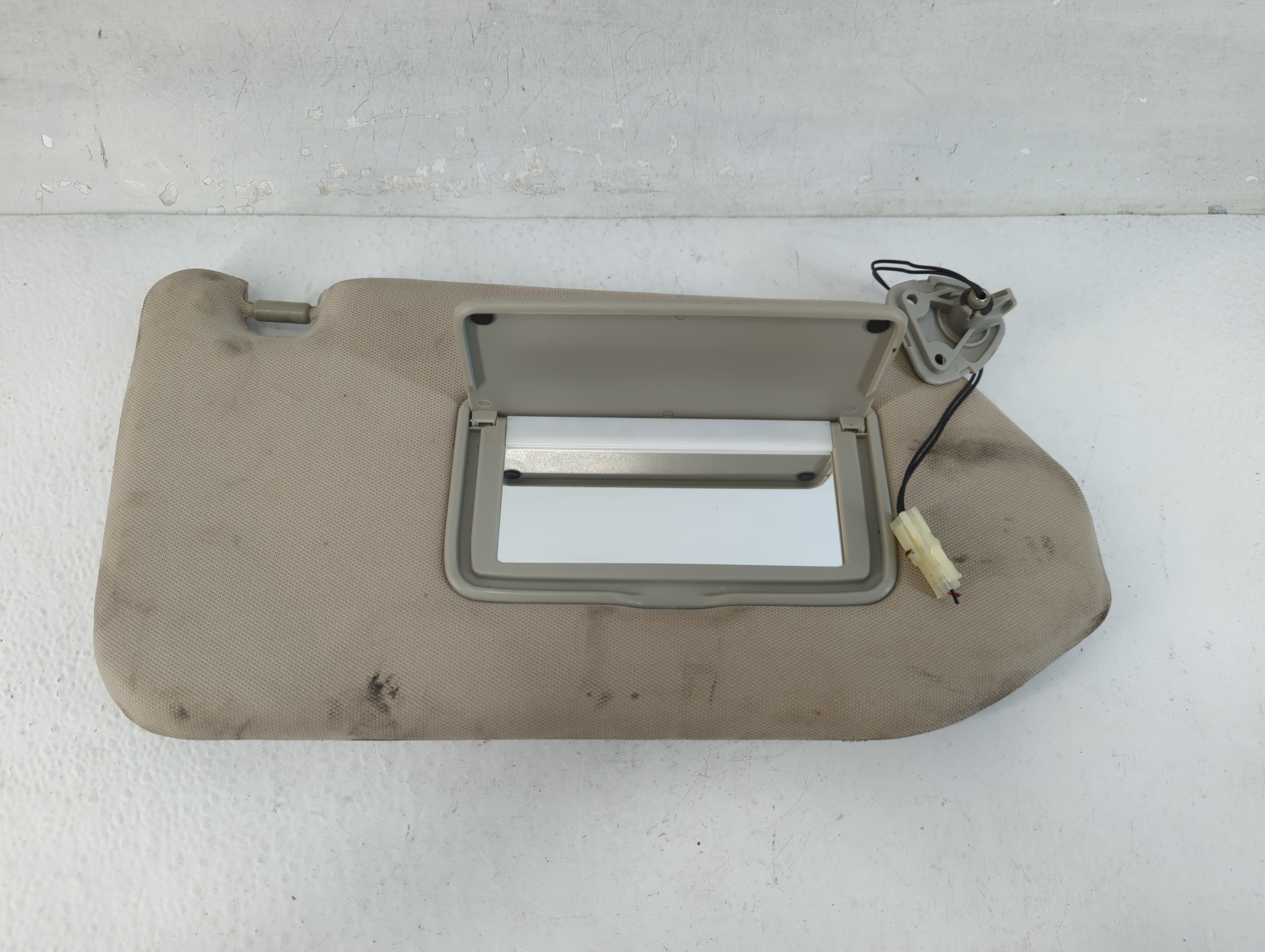Picture of 2013-2018 Nissan Pathfinder Passenger Sun Visor Mirror Right Sunvisor 1048147