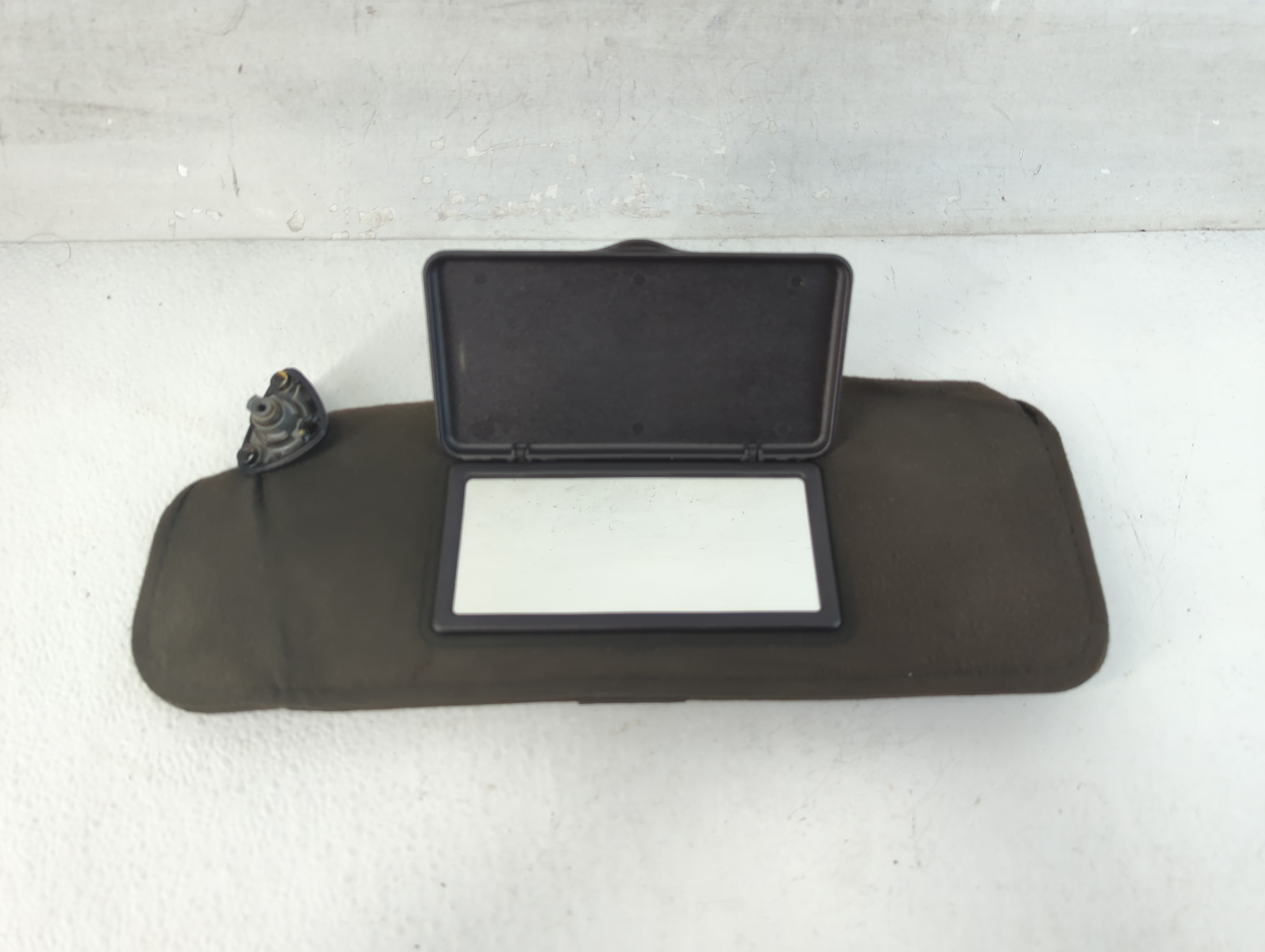 2003 Chevrolet Express 2500 Passenger Sun Visor Mirror Right Sunvisor 1048153 - Oemusedautoparts1.com