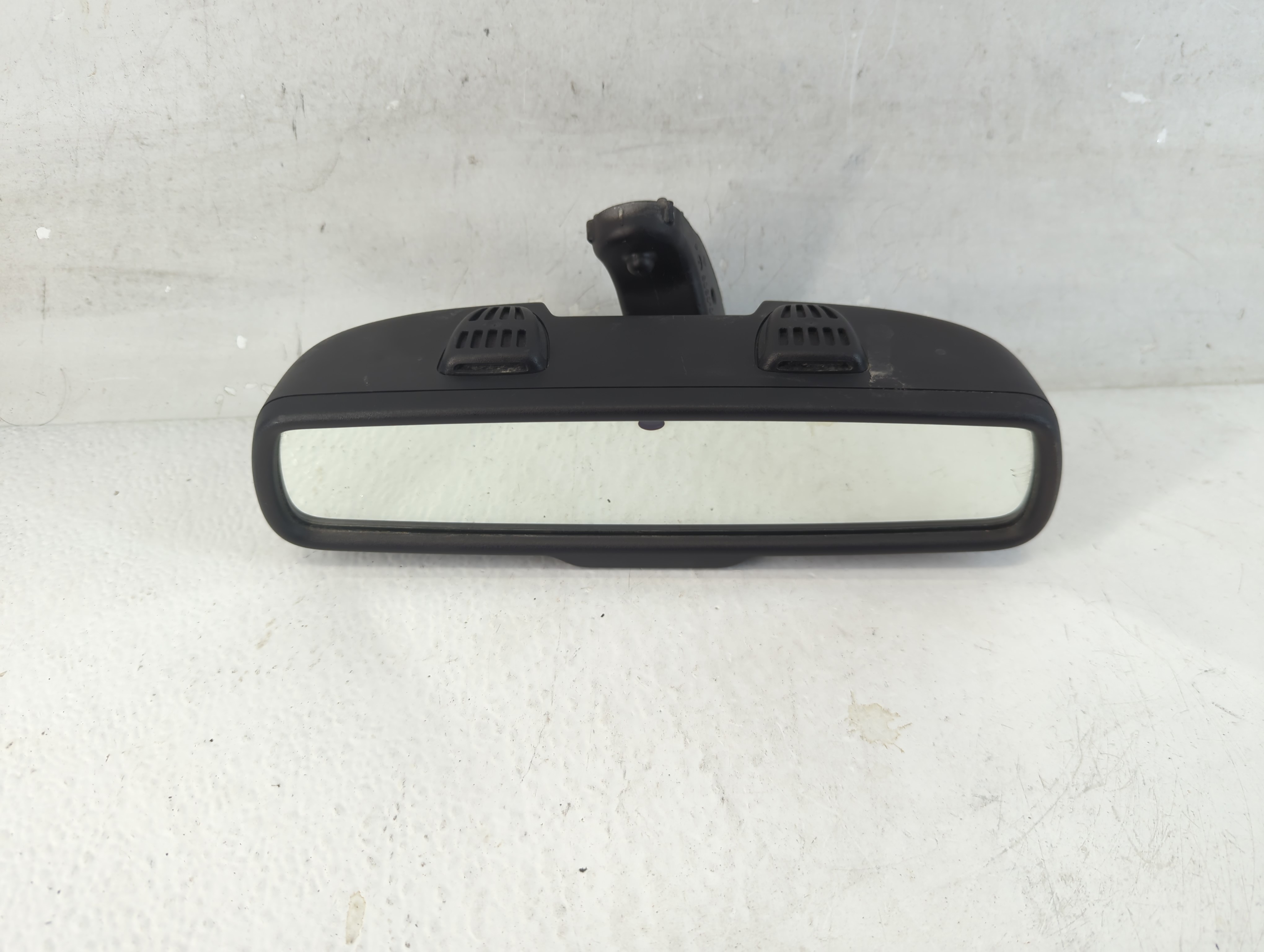 2015-2016 Chrysler 300 Interior Rear View Mirror Oem 1048206 - Oemusedautoparts1.com