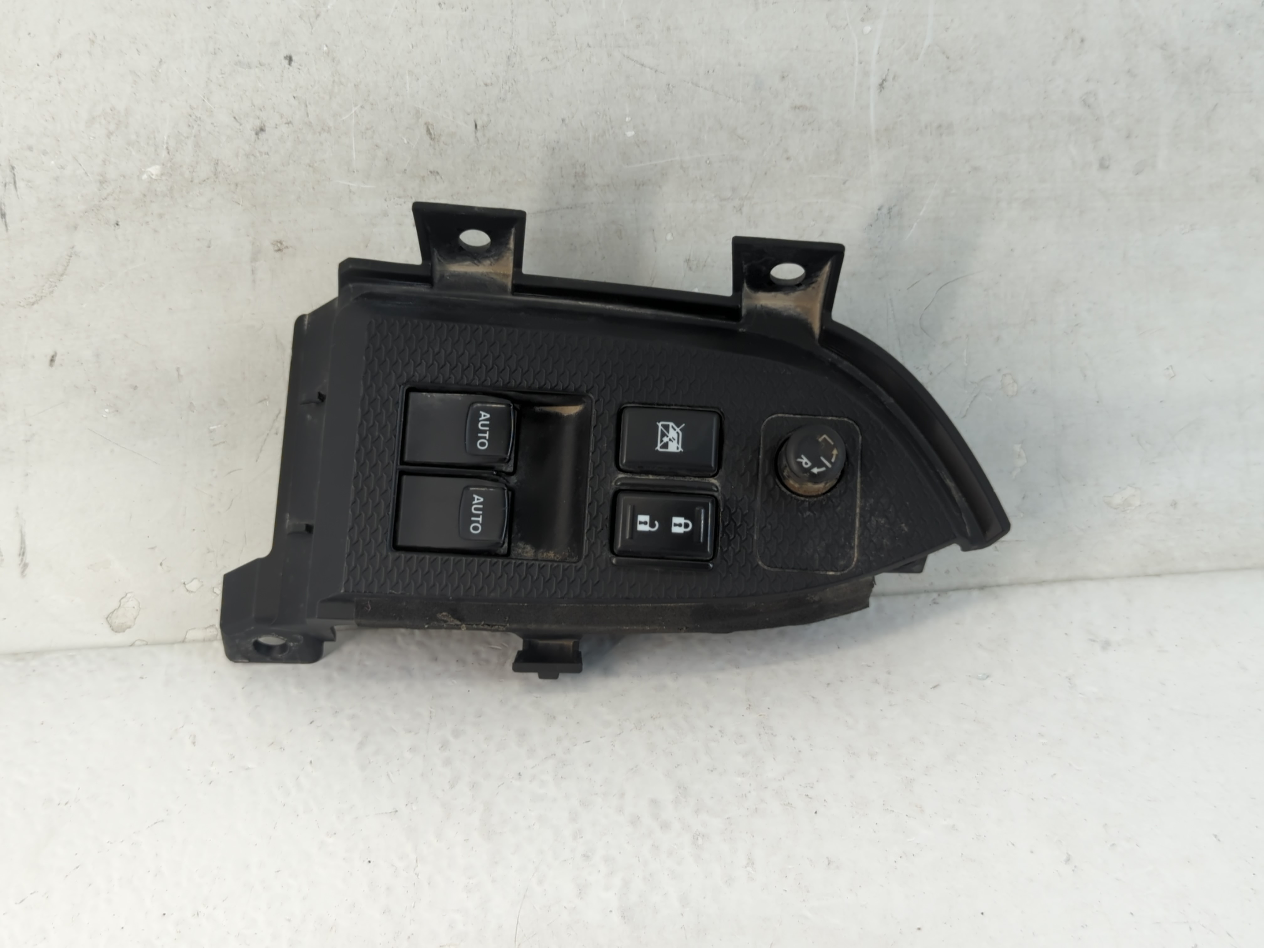 2013-2016 Scion Fr-s Driver Left Door Master Power Window Switch 1048233 - Oemusedautoparts1.com
