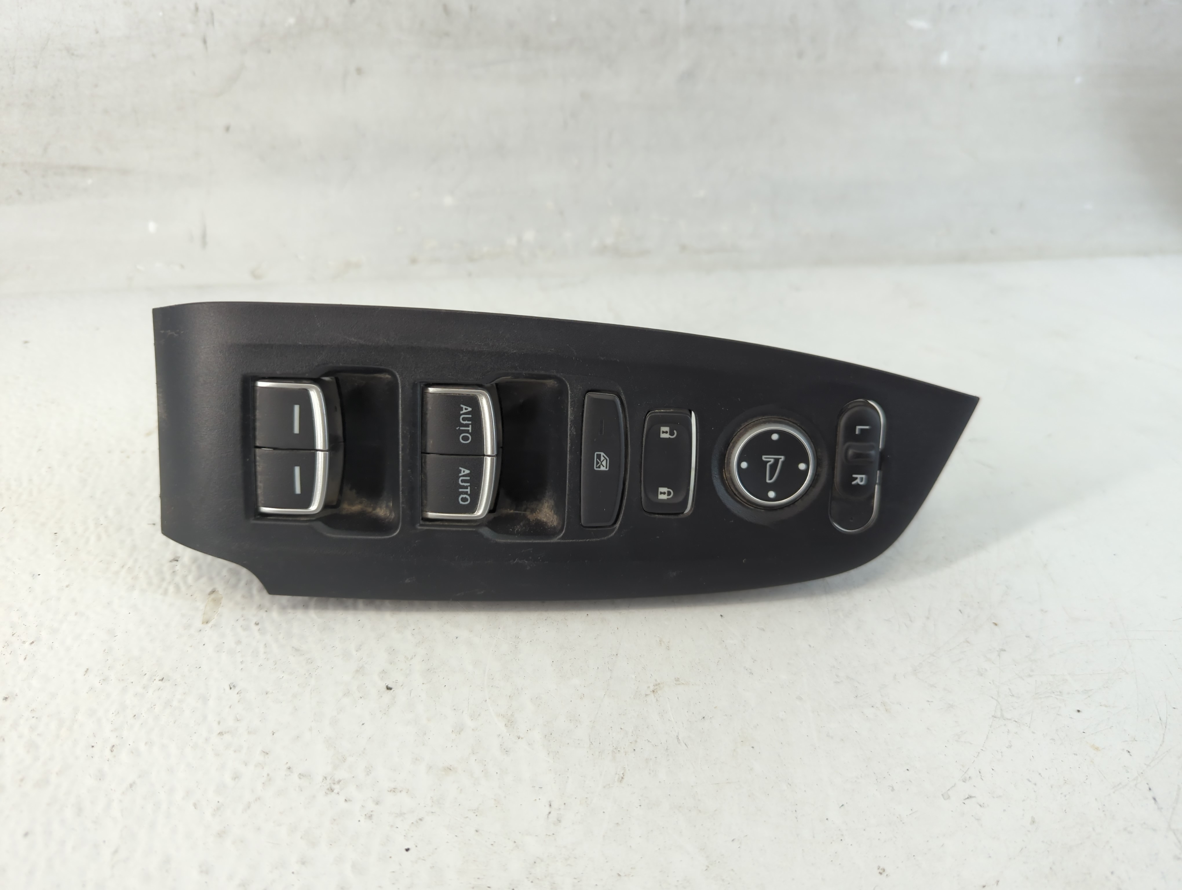 2018-2022 Honda Accord Driver Left Door Master Power Window Switch 1048235 - Oemusedautoparts1.com