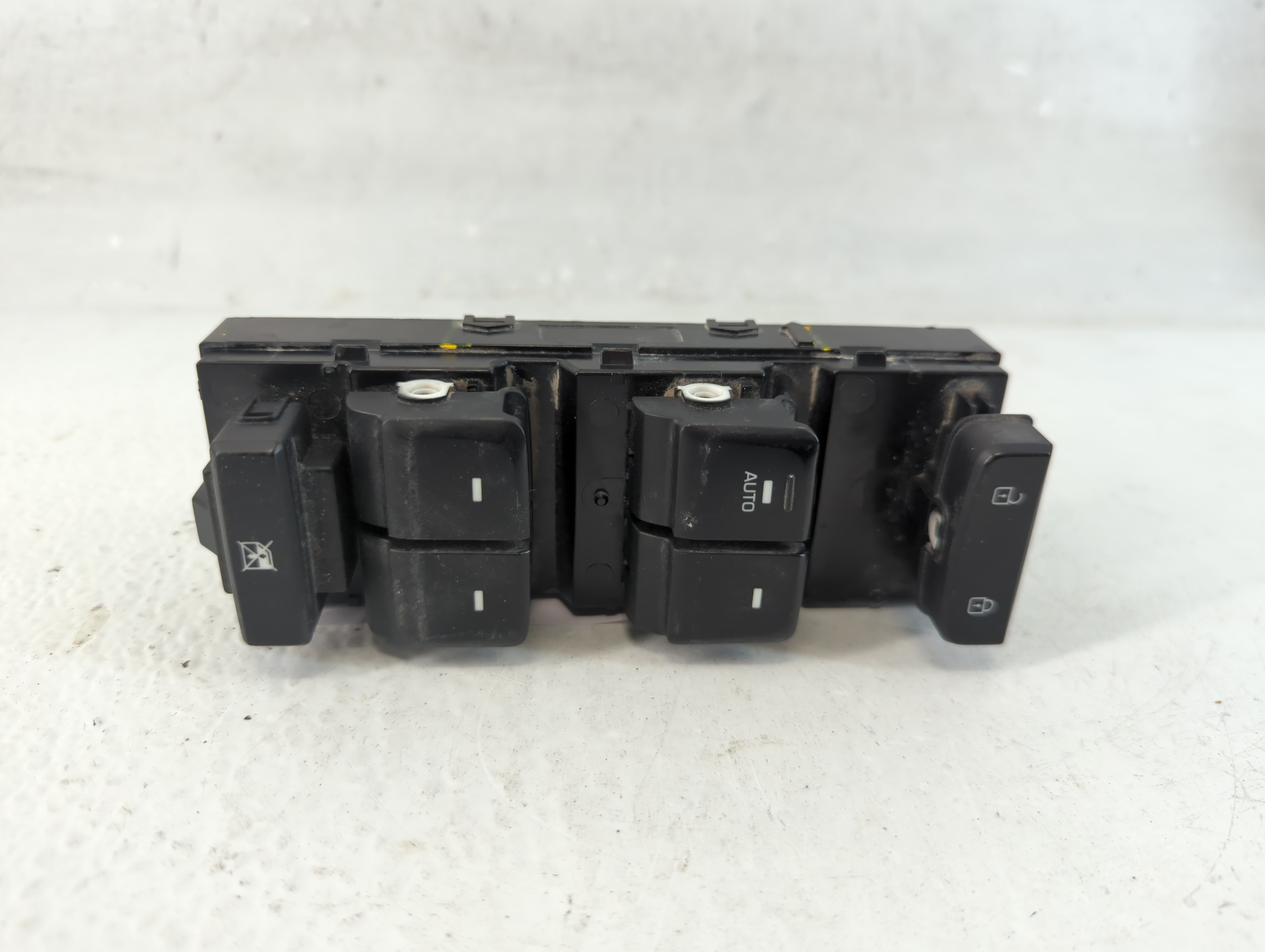 2015-2019 Hyundai Sonata Driver Left Door Master Power Window Switch 1048243 - Oemusedautoparts1.com