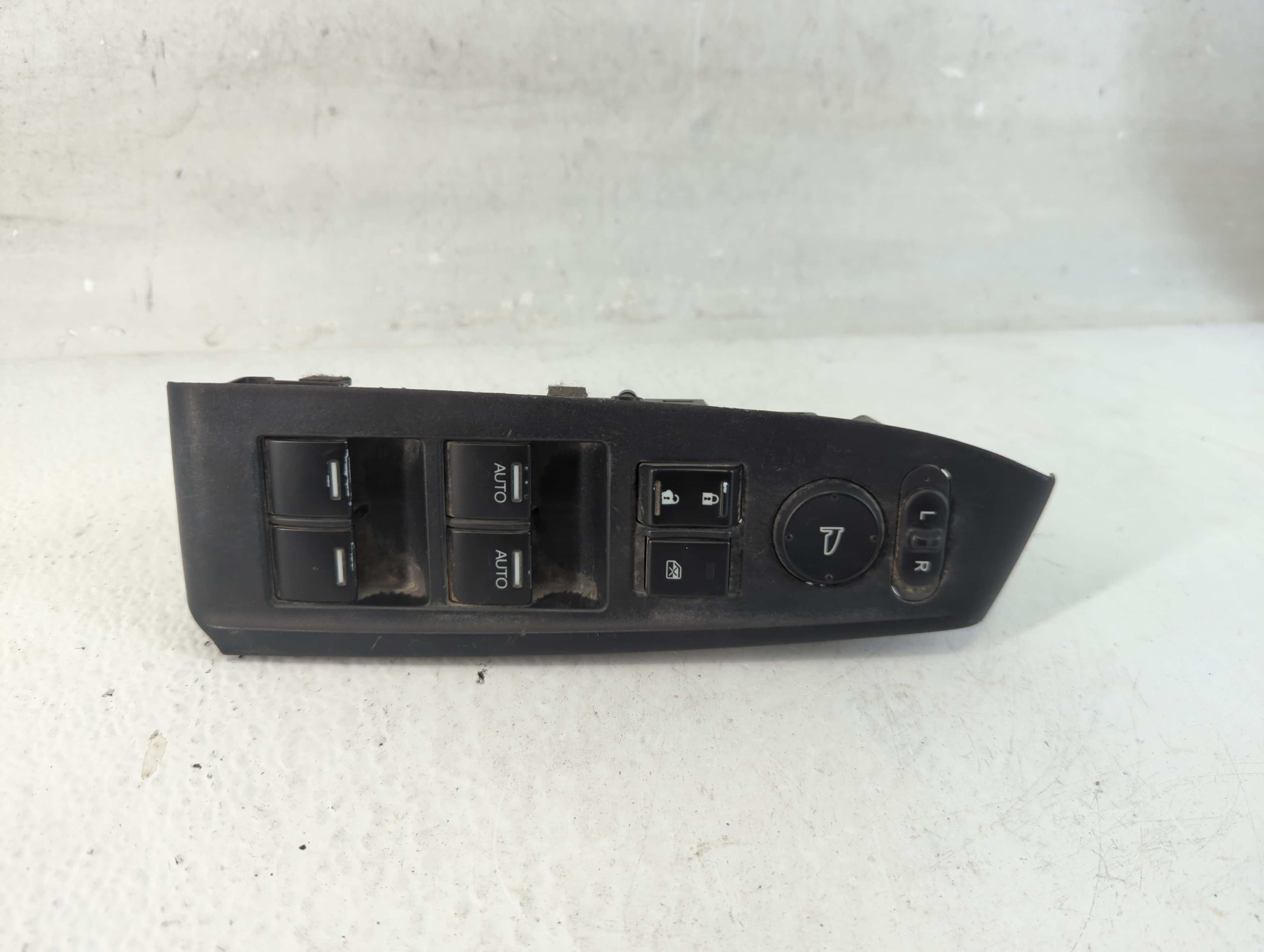 2008-2012 Honda Accord Driver Left Door Master Power Window Switch 1048247 - Oemusedautoparts1.com