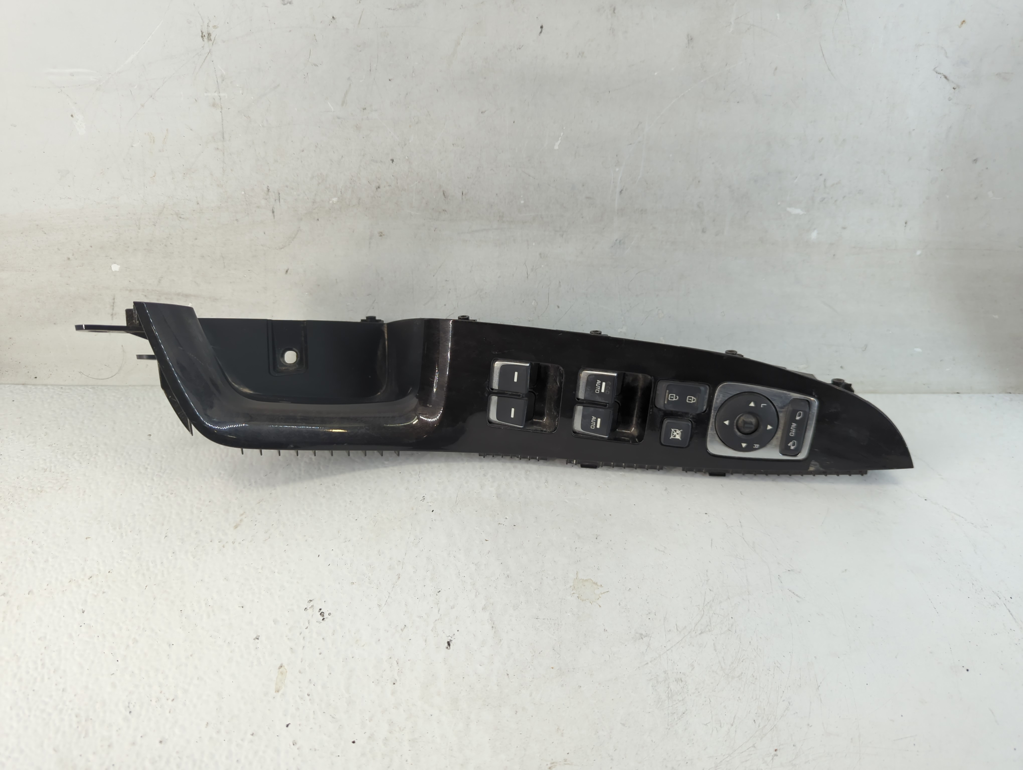 2014-2016 Kia Cadenza Driver Left Door Master Power Window Switch 1048248 - Oemusedautoparts1.com
