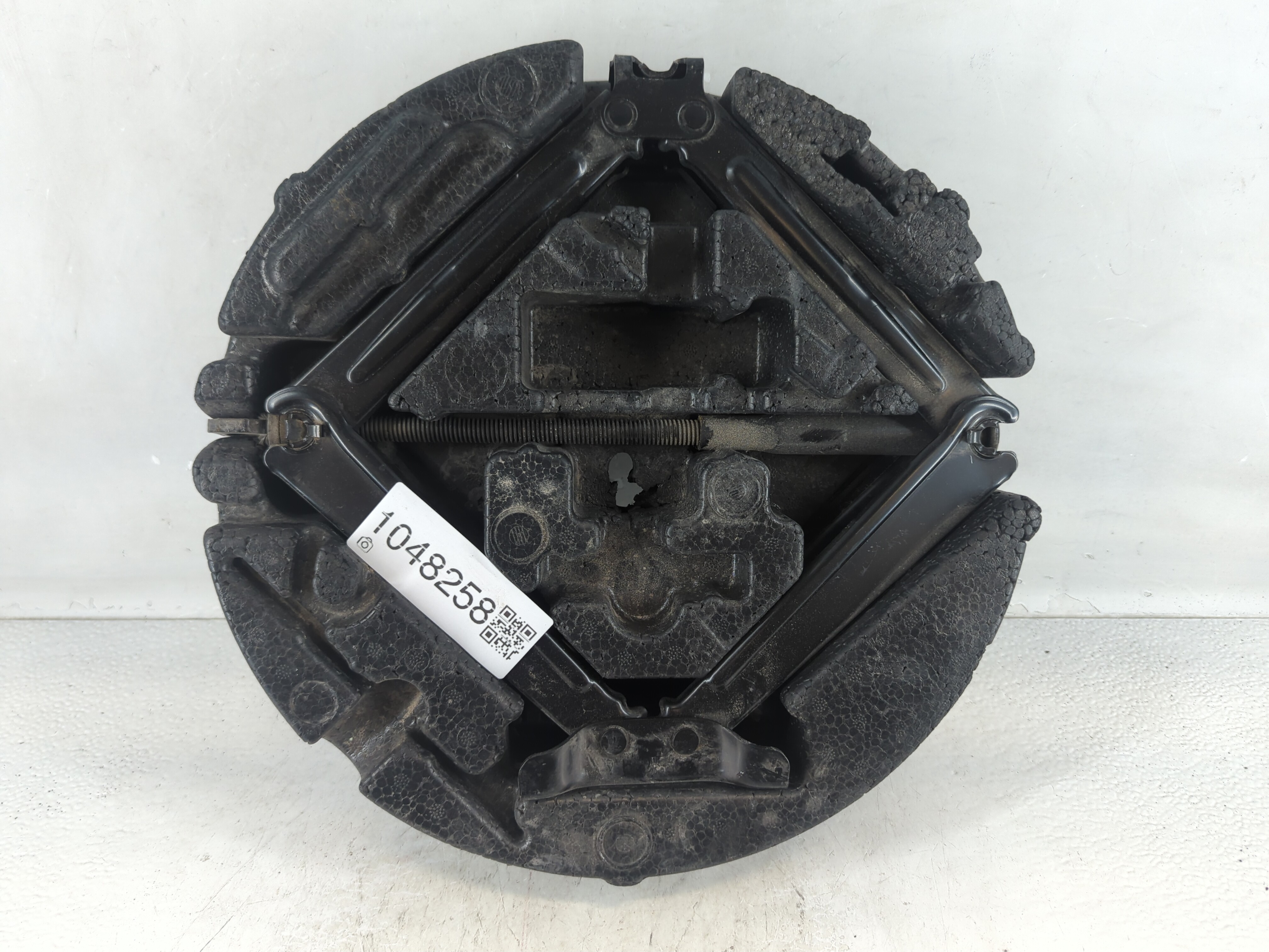 2012 Buick Verano Spare Scissor Car Jack 1048258 - Oemusedautoparts1.com