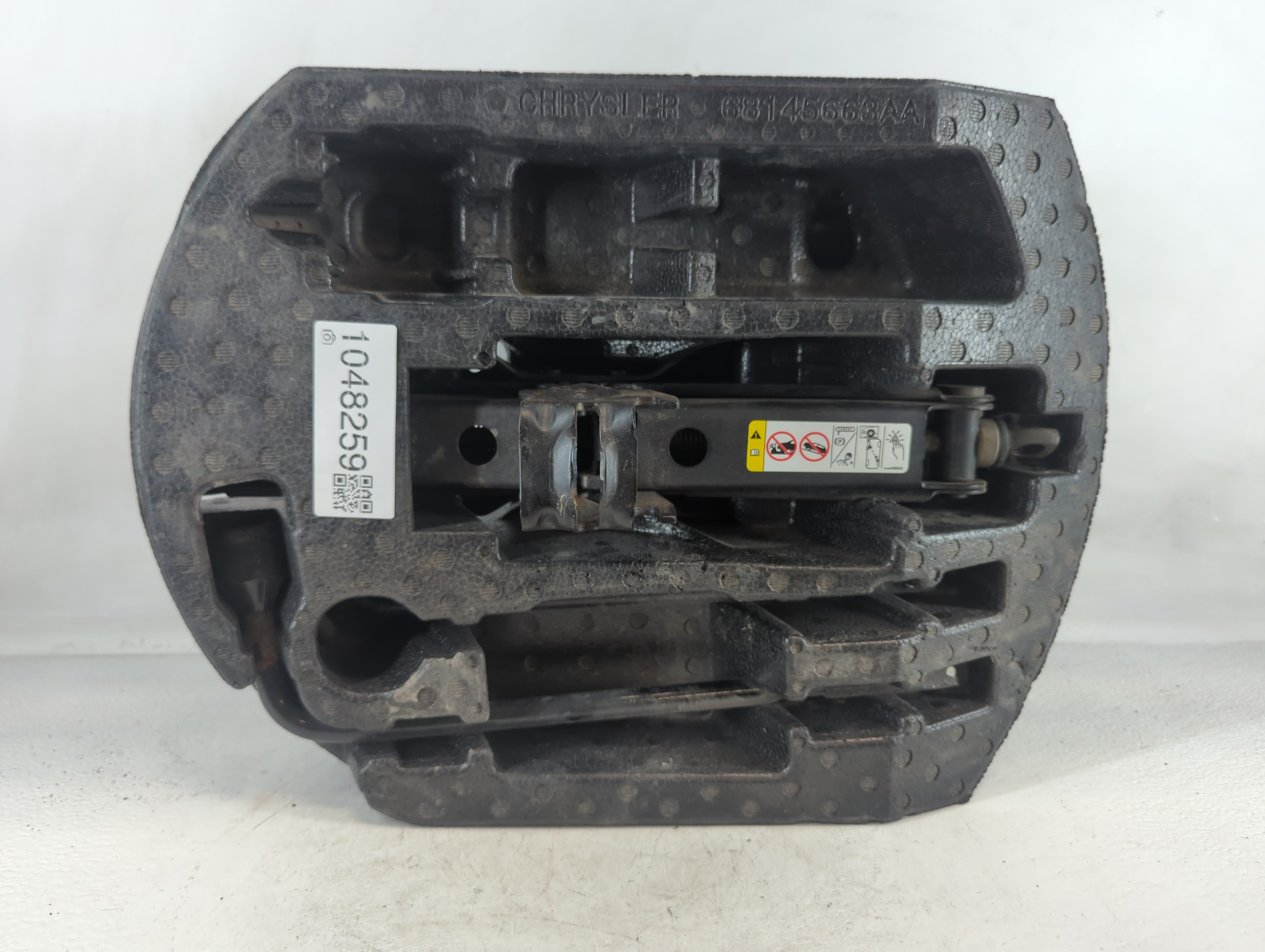 2019 Dodge Charger Spare Scissor Car Jack 1048259 - Oemusedautoparts1.com