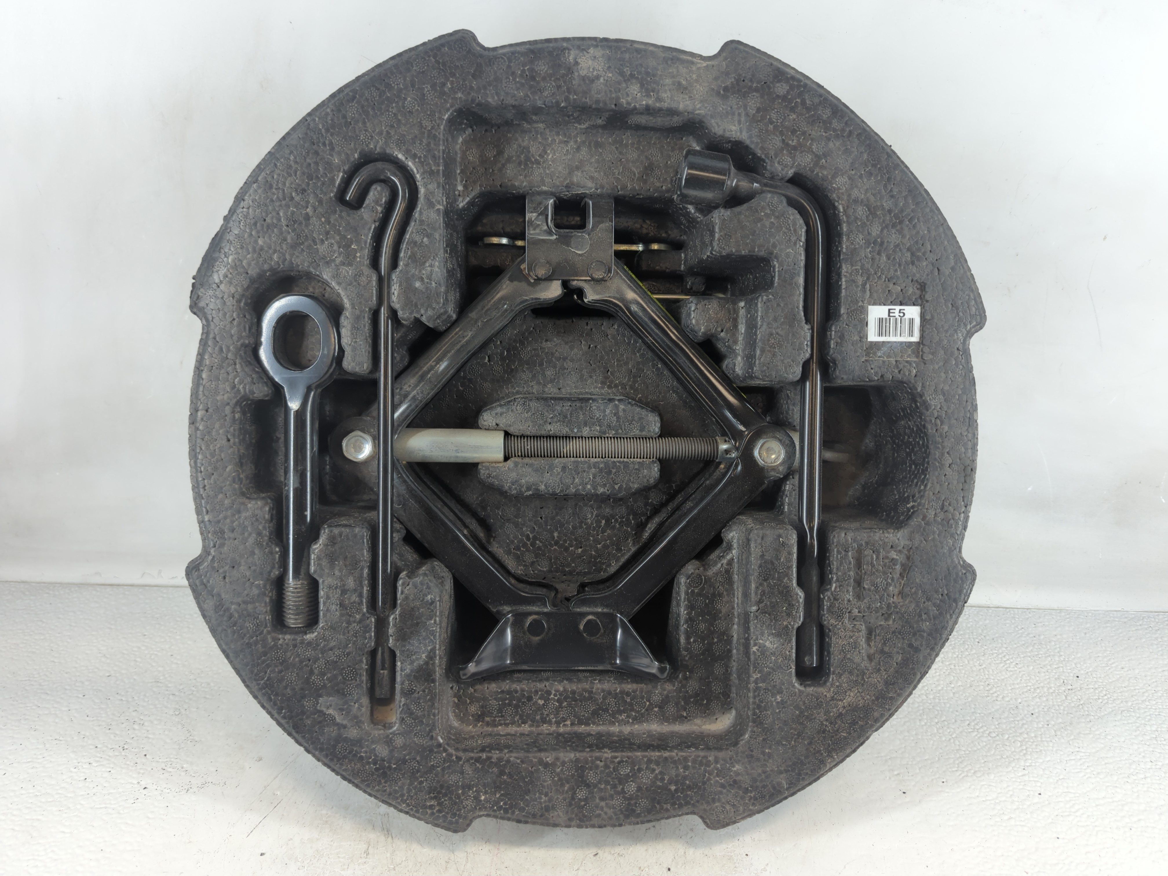 2015 Kia Cadenza Spare Scissor Car Jack 1048264 - Oemusedautoparts1.com