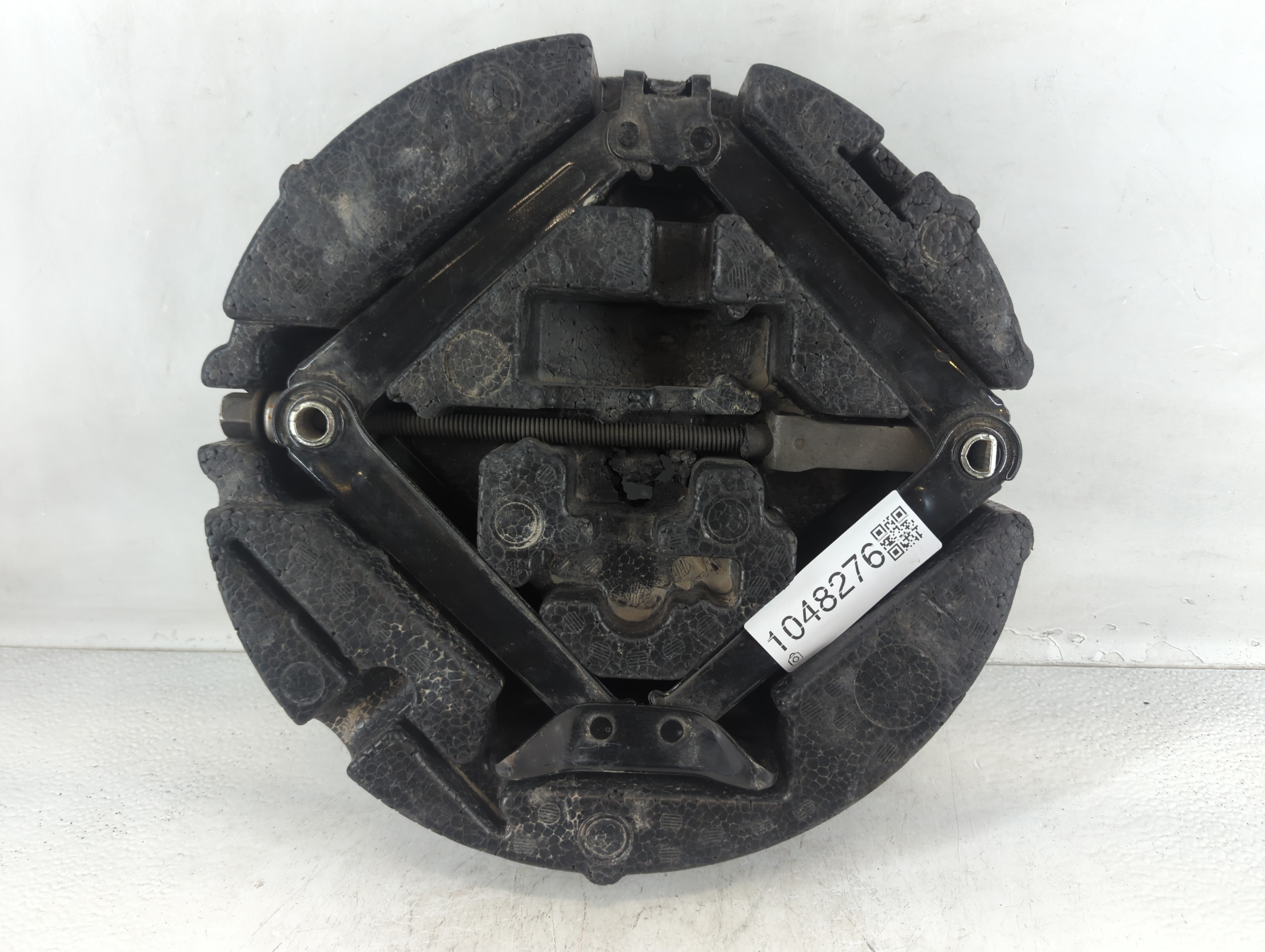 2014 Chevrolet Cruze Spare Scissor Car Jack 1048276 - Oemusedautoparts1.com