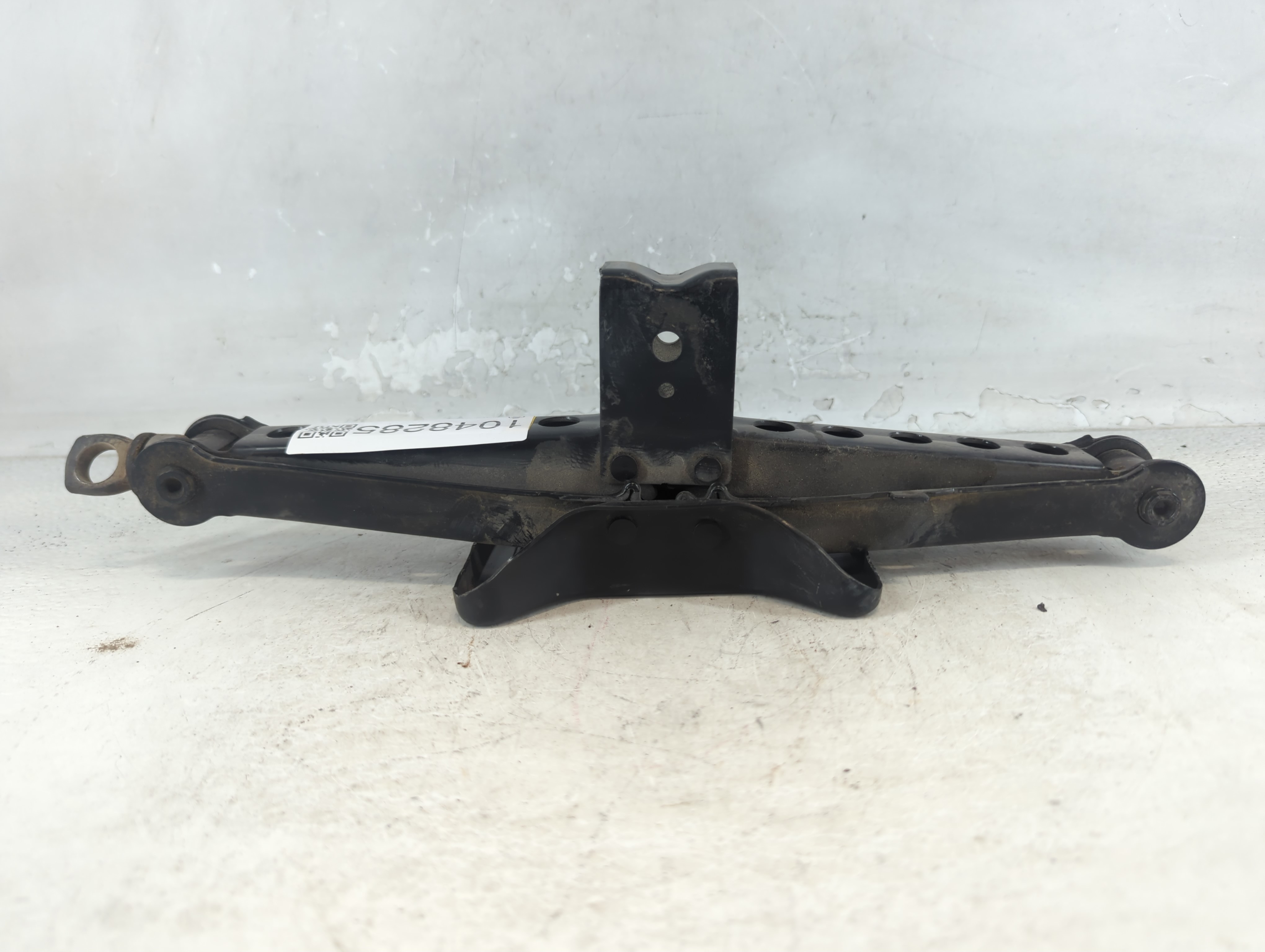 2015 Dodge Journey Spare Scissor Car Jack 1048285 - Oemusedautoparts1.com