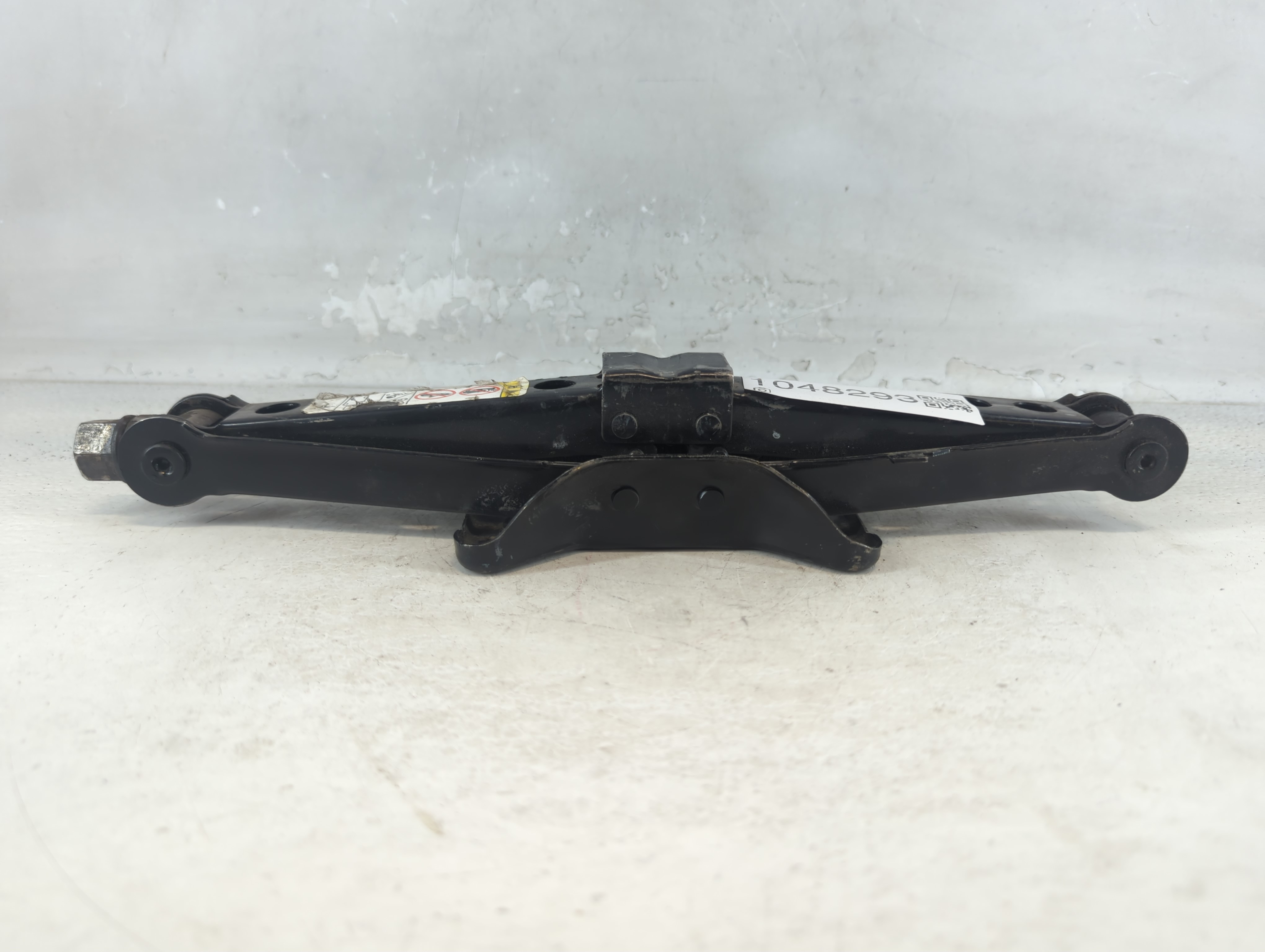 2013 Chrysler 300 Spare Scissor Car Jack 1048293 - Oemusedautoparts1.com