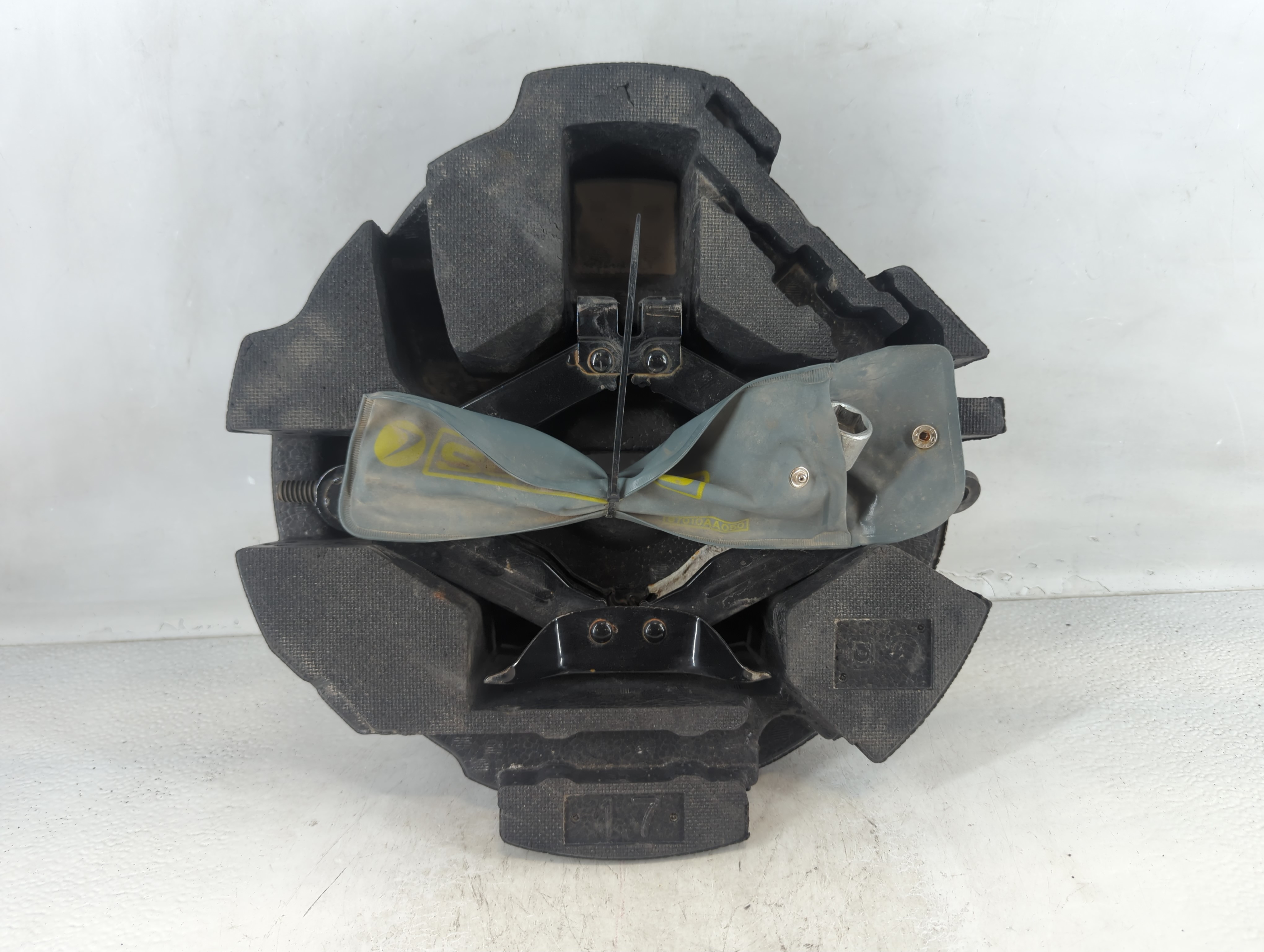 2011 Subaru Impreza Spare Scissor Car Jack 1048297 - Oemusedautoparts1.com