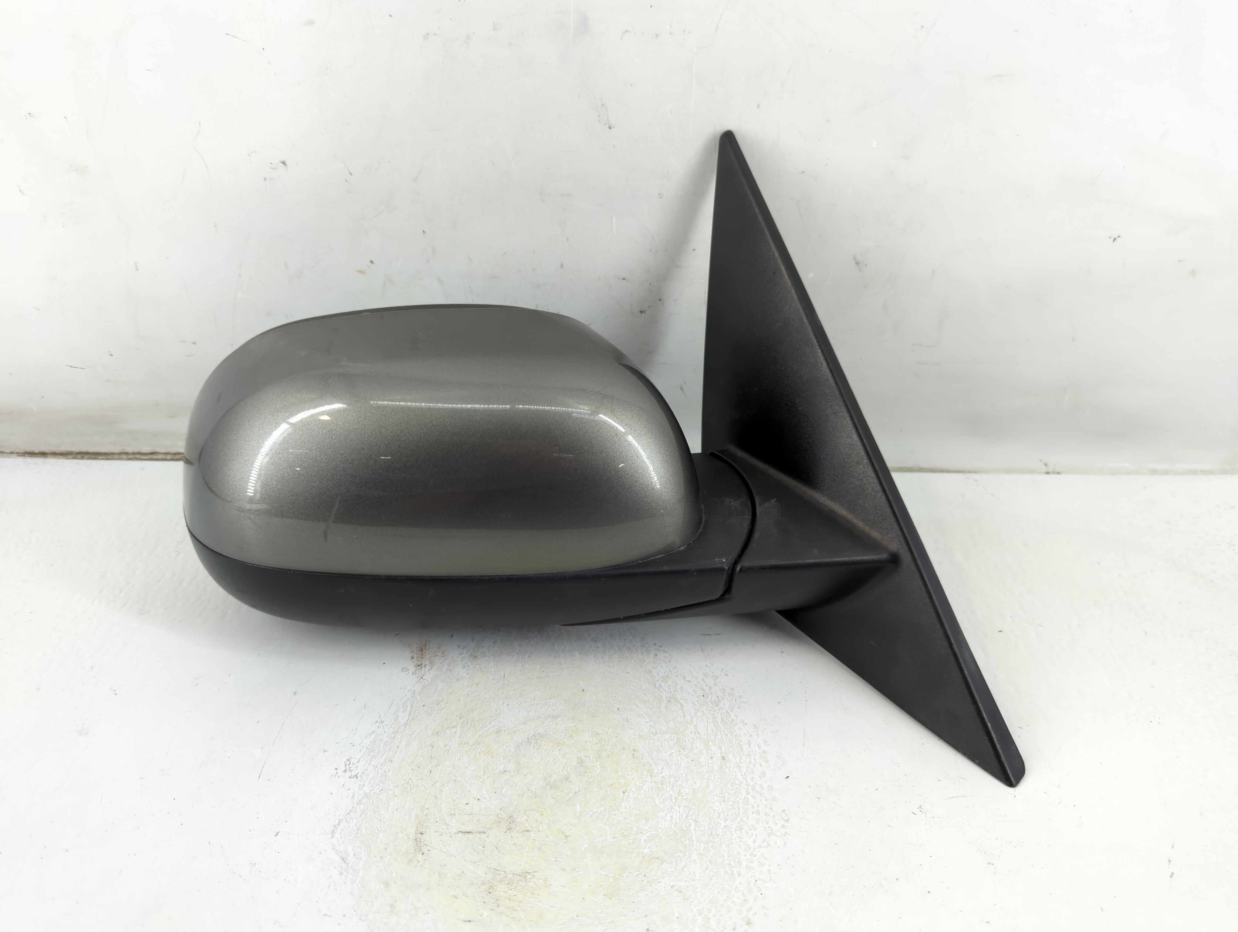2014-2019 Kia Soul Passenger Right Side View Power Door Mirror Dark Gray 1048317 - Oemusedautoparts1.com