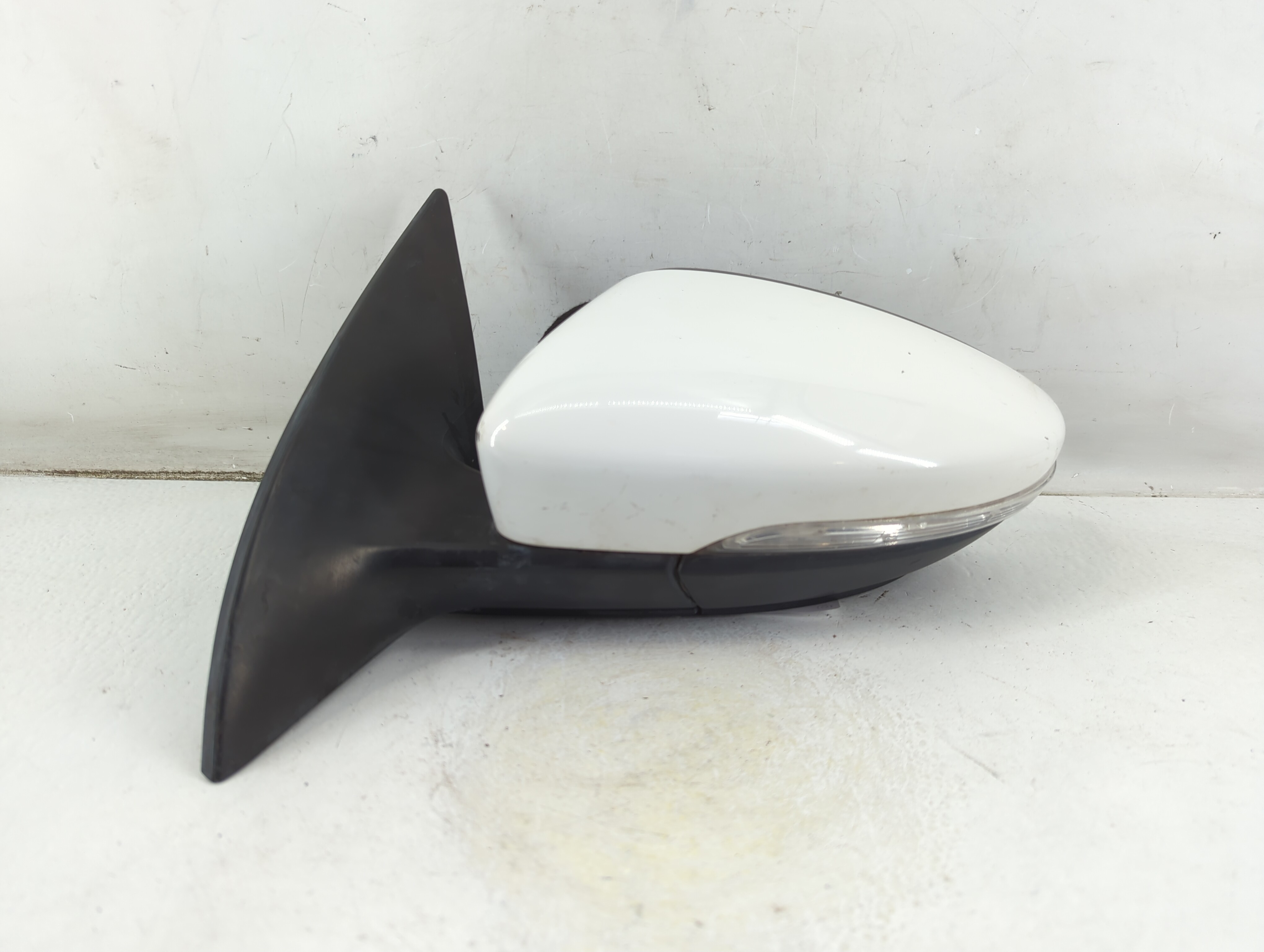 2009-2012 Volkswagen Cc Driver Left Side View Power Door Mirror White 1048331 - Oemusedautoparts1.com