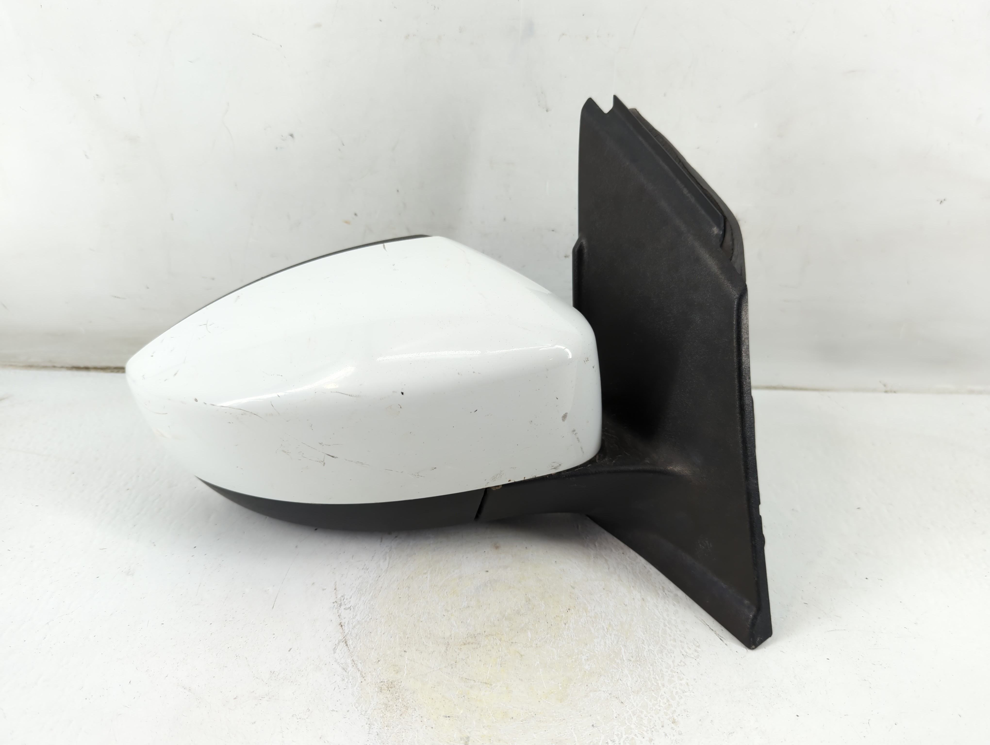 2017-2019 Ford Escape Passenger Right Side View Power Door Mirror White 1048341 - Oemusedautoparts1.com