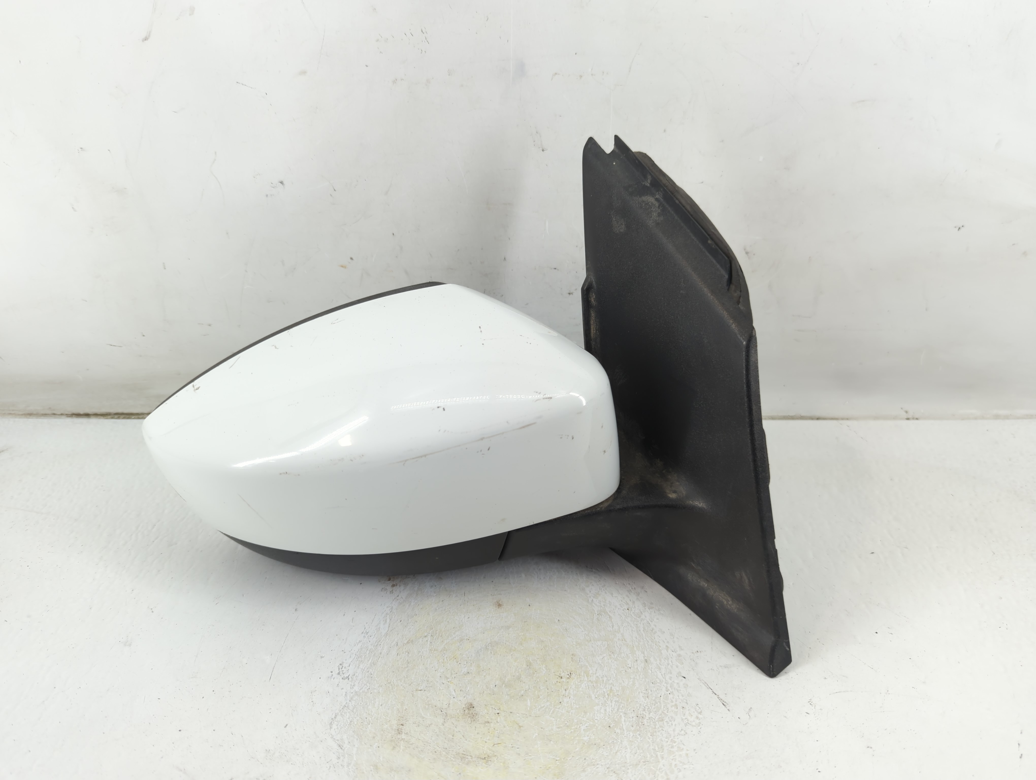 2018-2019 Ford Escape Passenger Right Side View Power Door Mirror White 1048342 - Oemusedautoparts1.com