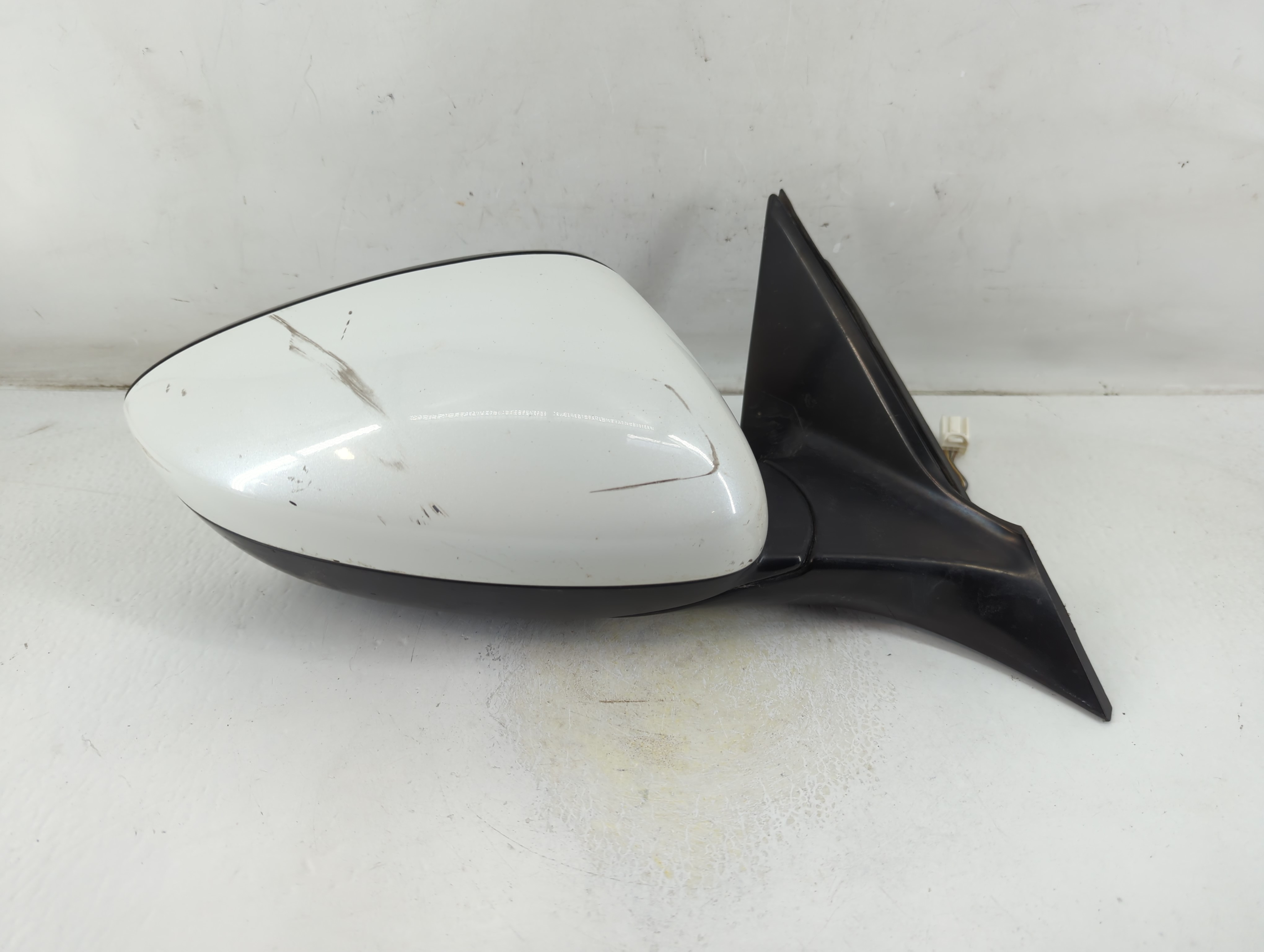 2018-2022 Honda Accord Passenger Right Side View Power Door Mirror White 1048348 - Oemusedautoparts1.com