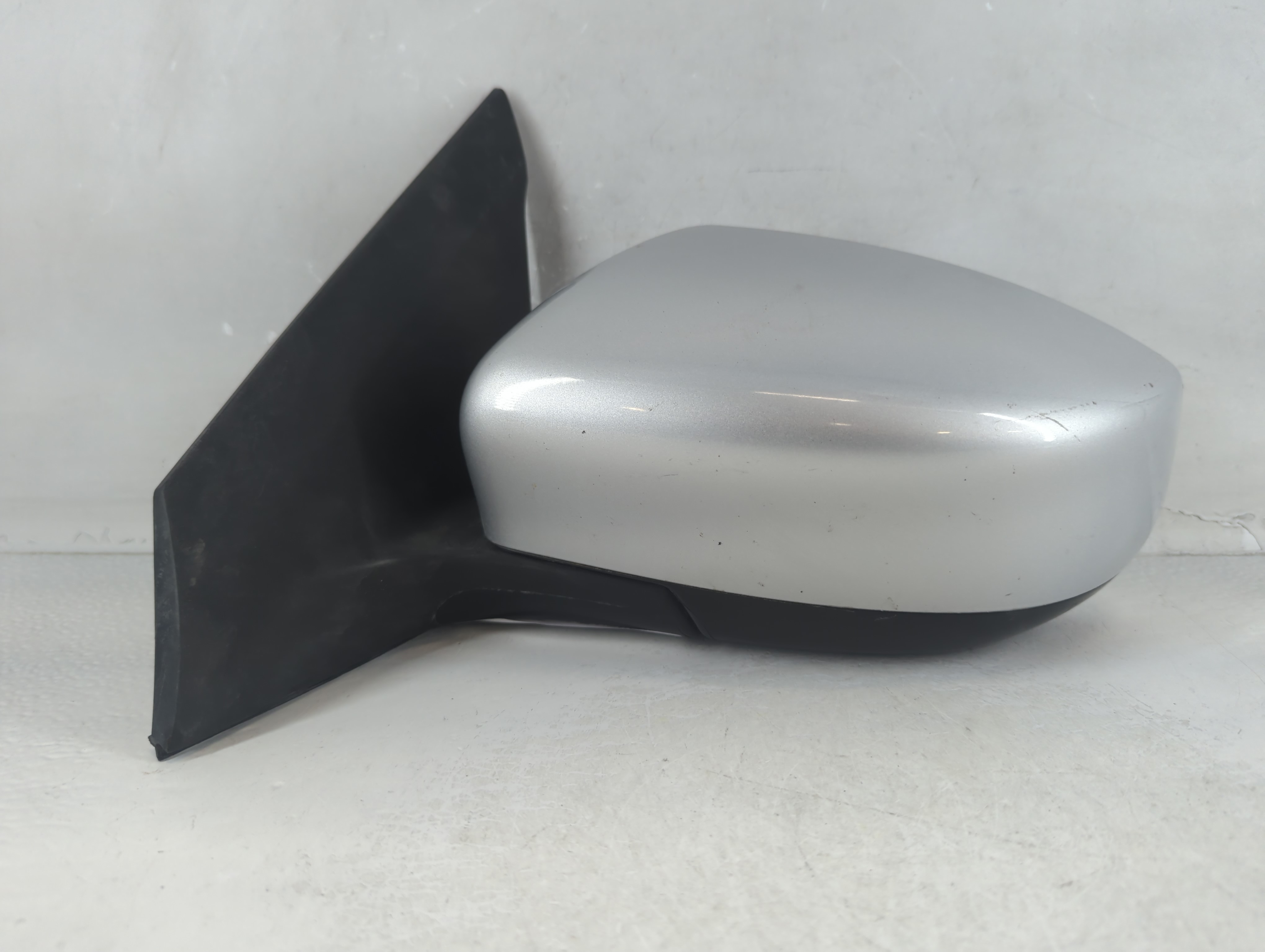 2016-2019 Nissan Sentra Driver Left Side View Power Door Mirror Gray 1048357 - Oemusedautoparts1.com