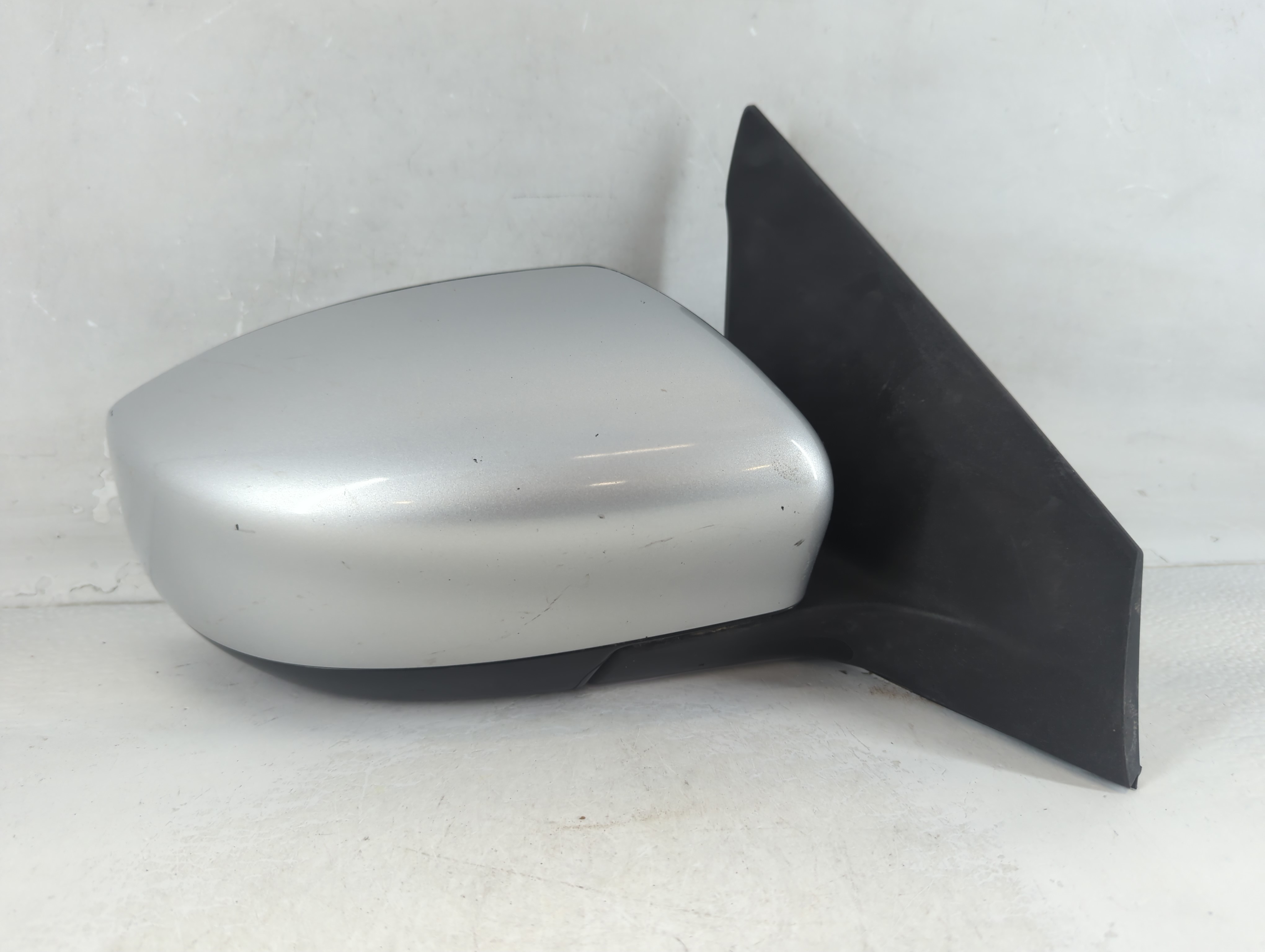 2016-2019 Nissan Sentra Passenger Right Side View Power Door Mirror Gray 1048363 - Oemusedautoparts1.com