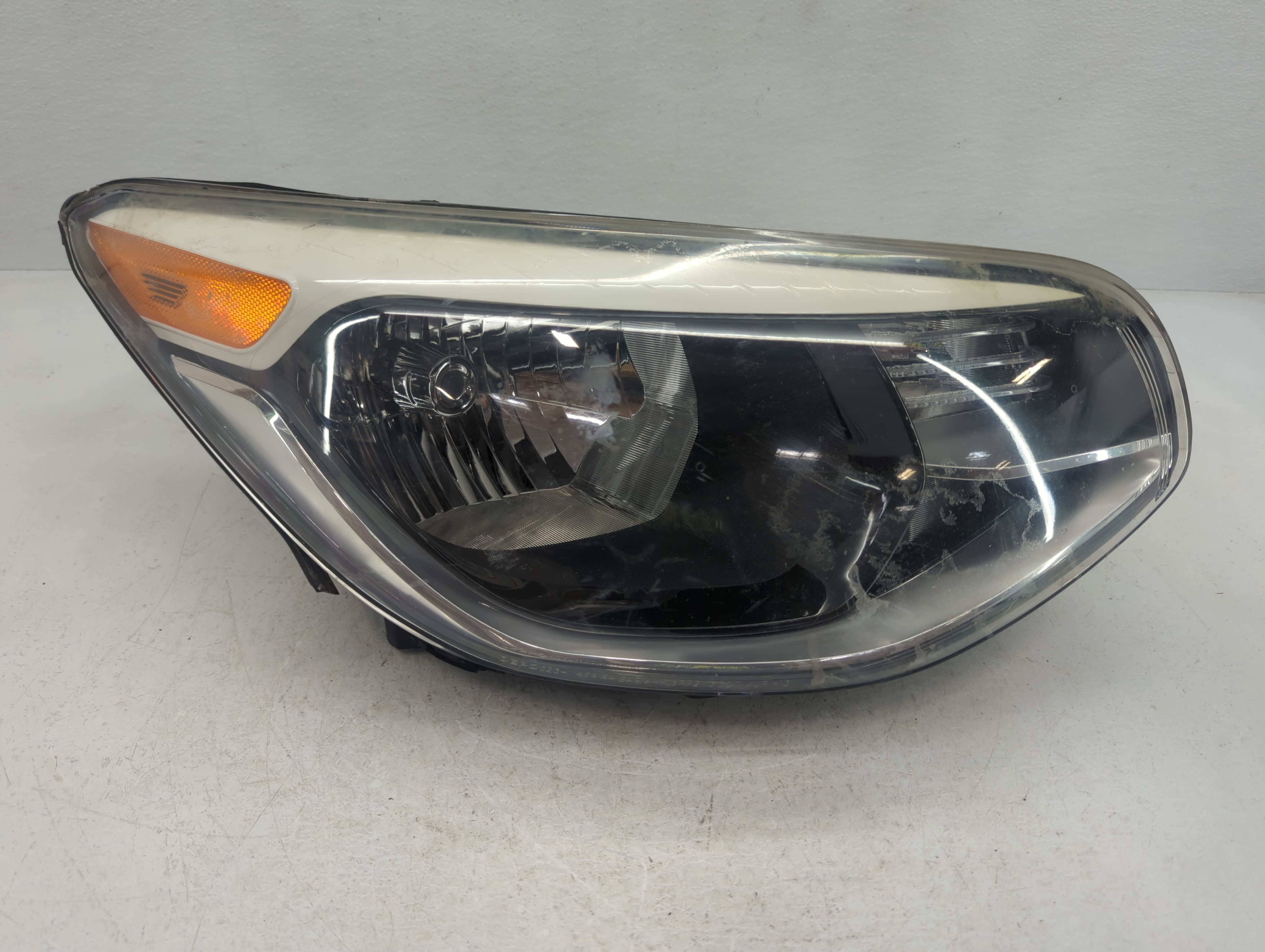 2014-2019 Kia Soul Passenger Right Oem Head Light Headlight Lamp 1048396 - Oemusedautoparts1.com