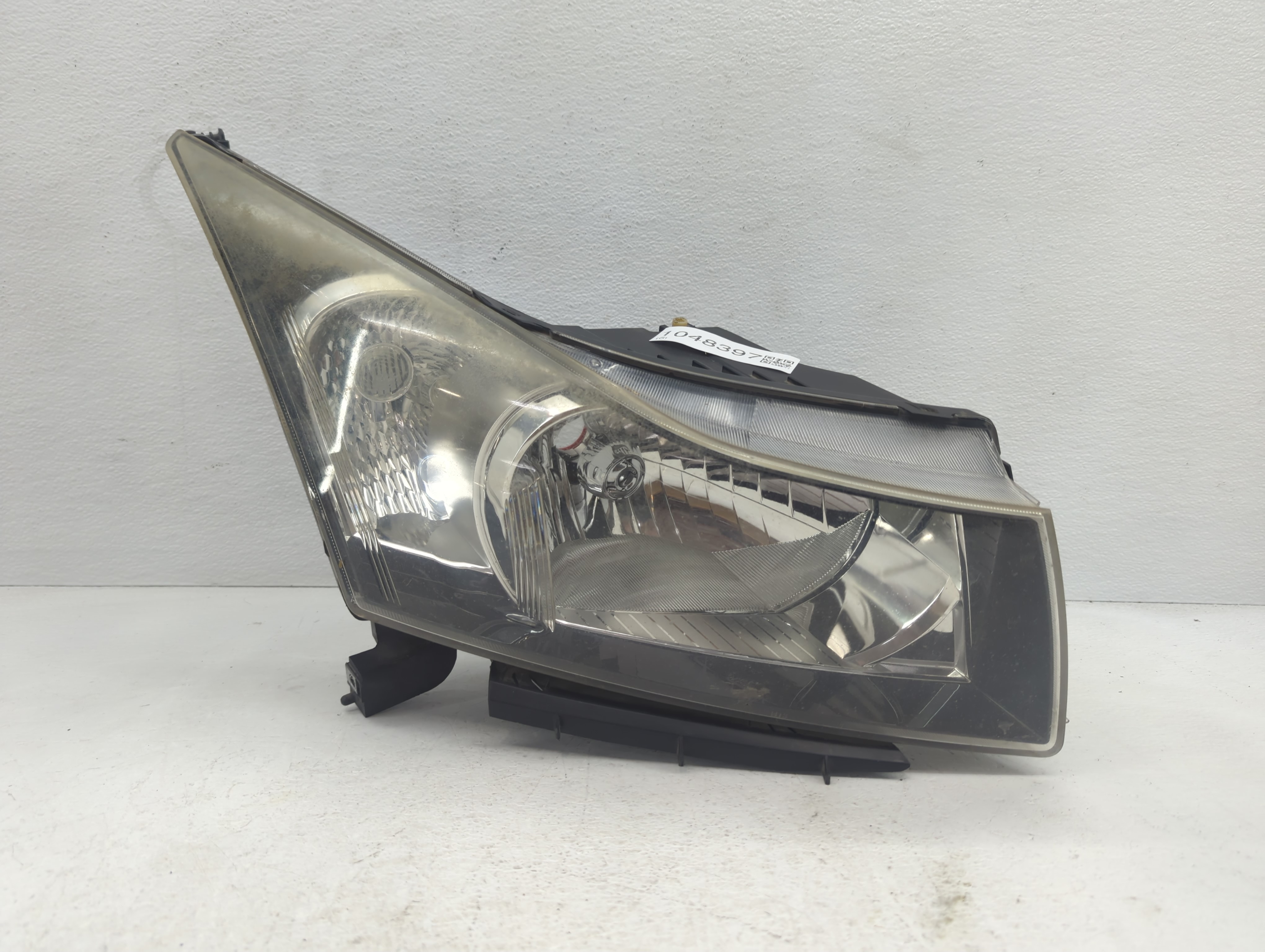 2011-2012 Chevrolet Cruze Passenger Right Oem Head Light Headlight Lamp 1048397 - Oemusedautoparts1.com
