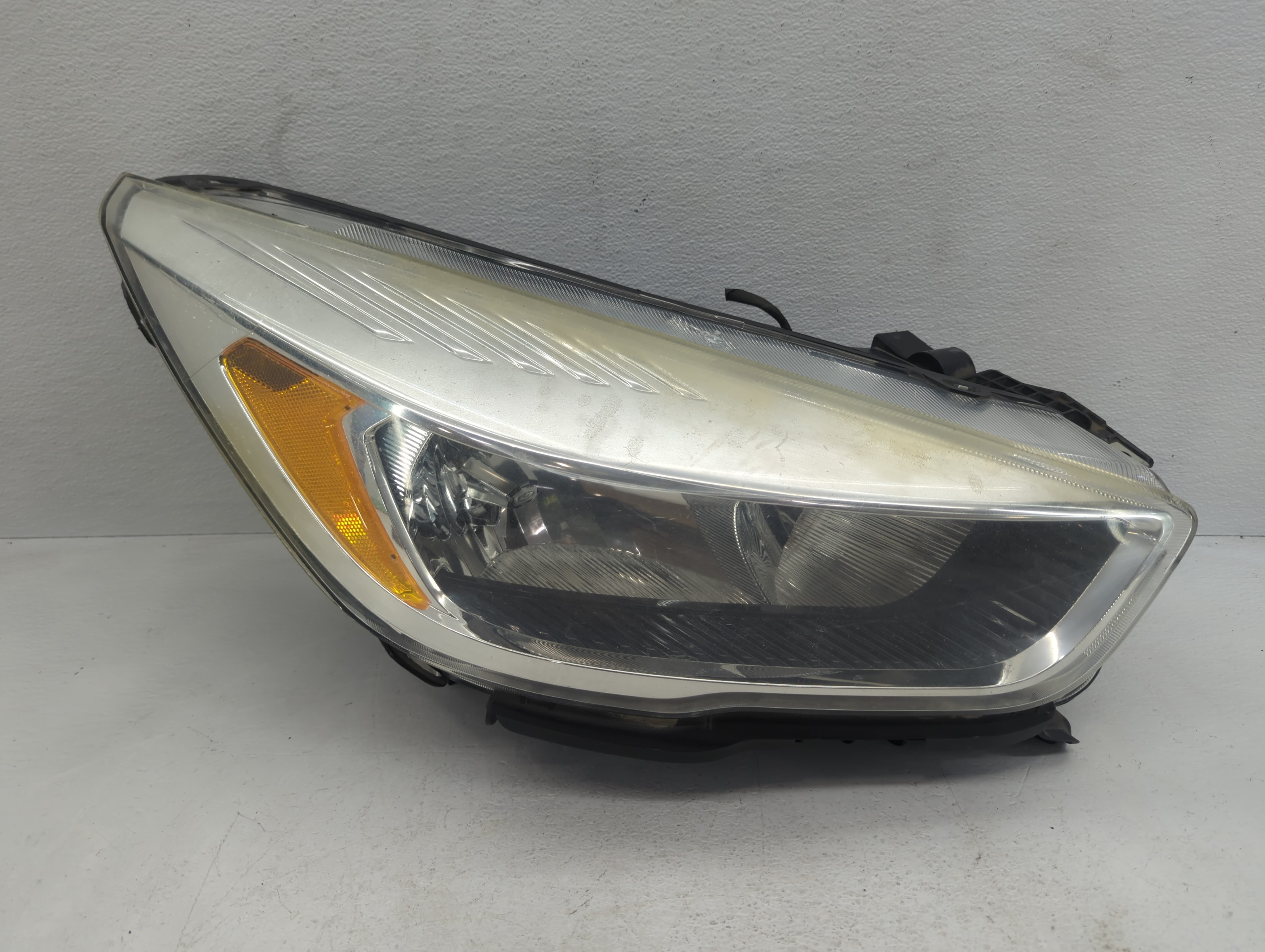 2017-2019 Ford Escape Passenger Right Oem Head Light Headlight Lamp 1048402 - Oemusedautoparts1.com