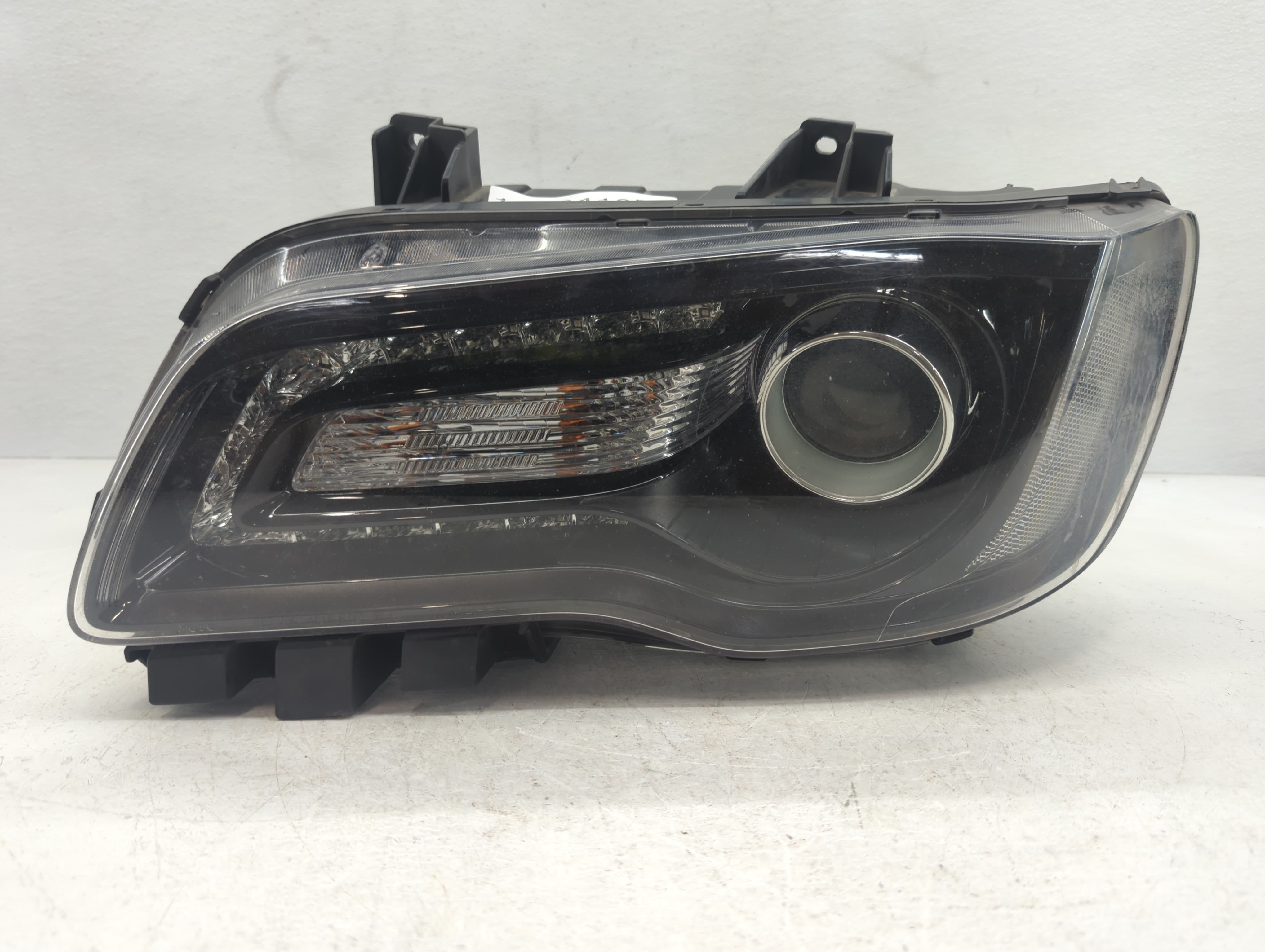 2015-2022 Chrysler 300 Driver Left Oem Head Light Headlight Lamp 1048419 - Oemusedautoparts1.com