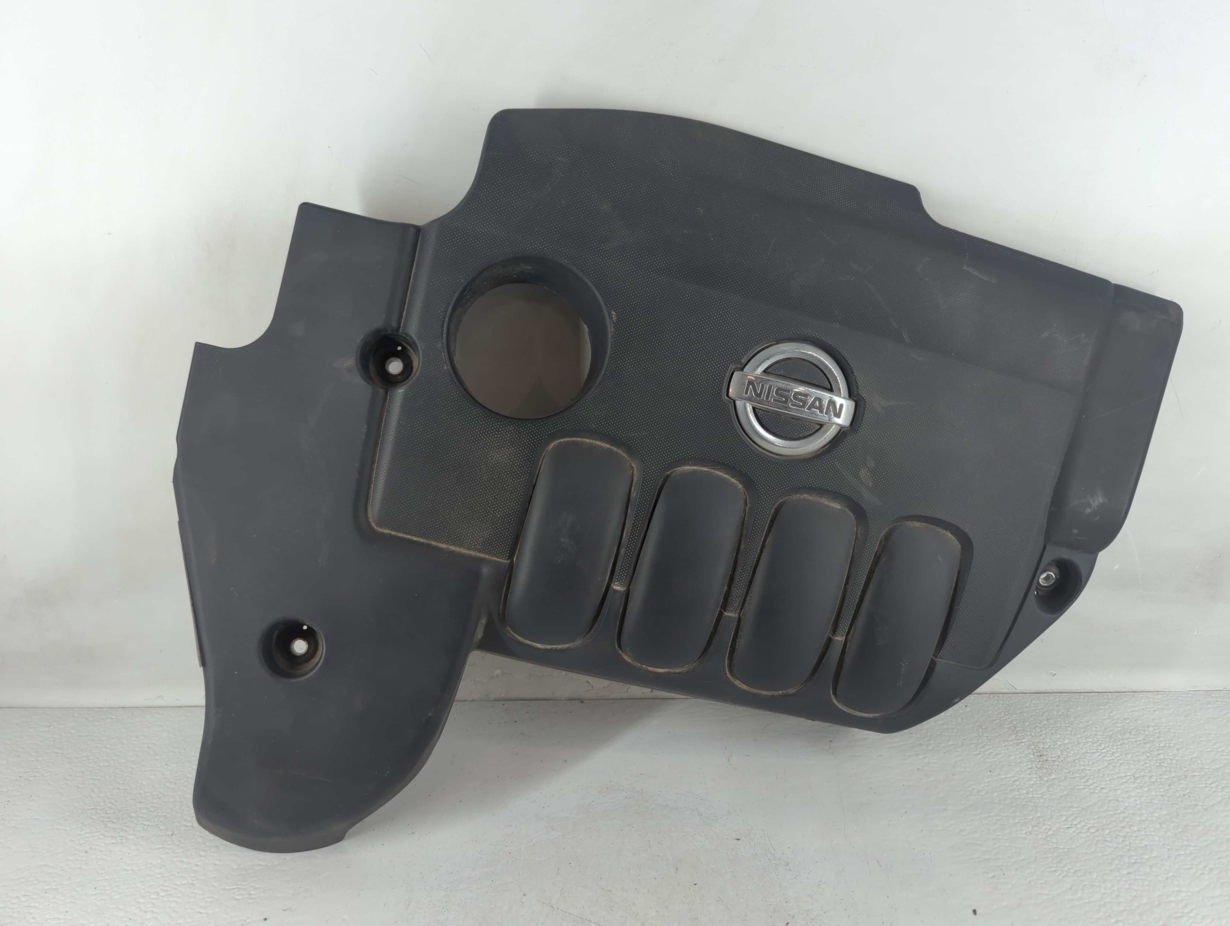 2009 Nissan Altima Engine Cover 1048426 - Oemusedautoparts1.com