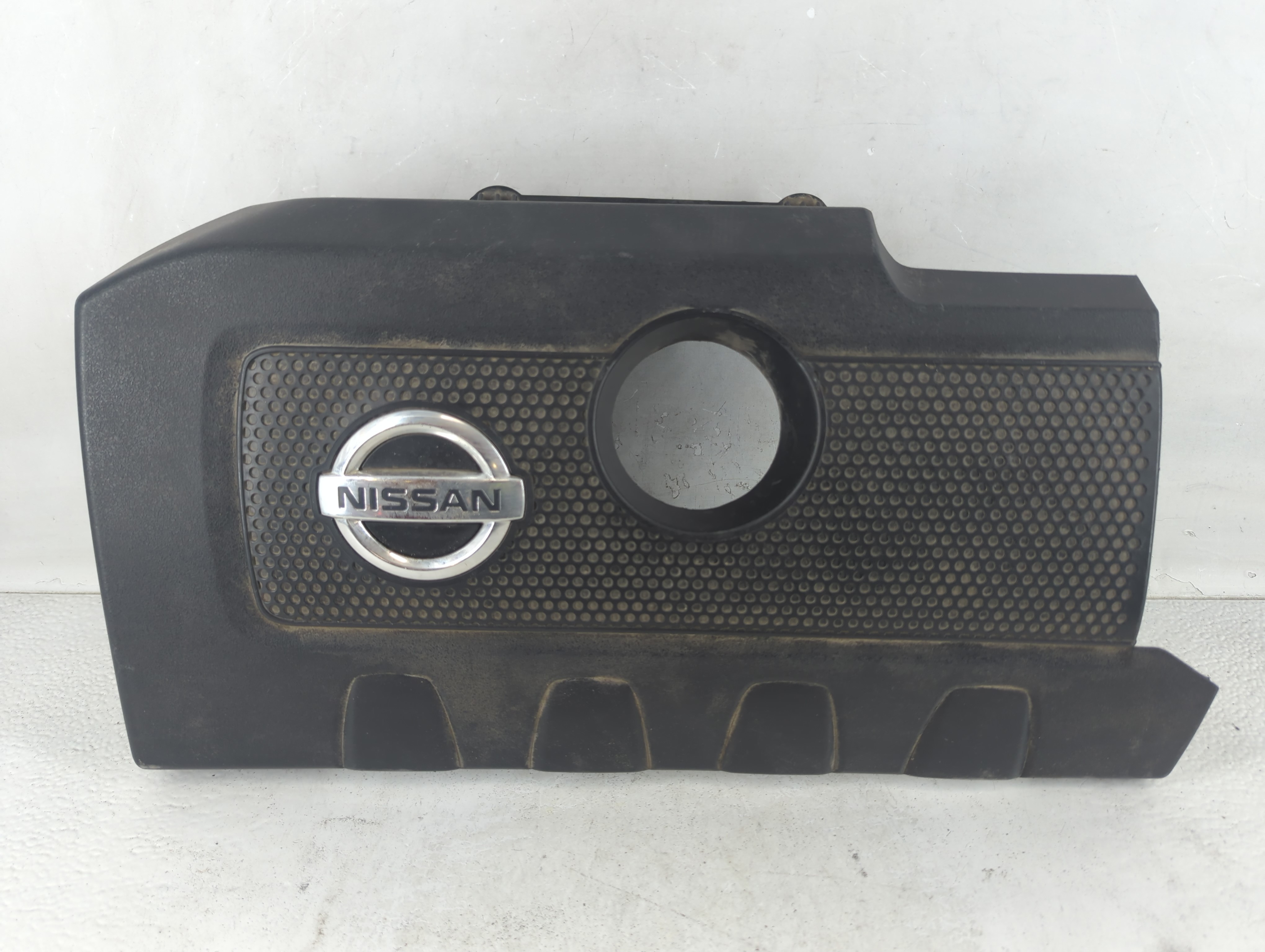 Picture of 2015 Nissan Sentra Engine Cover 1048432