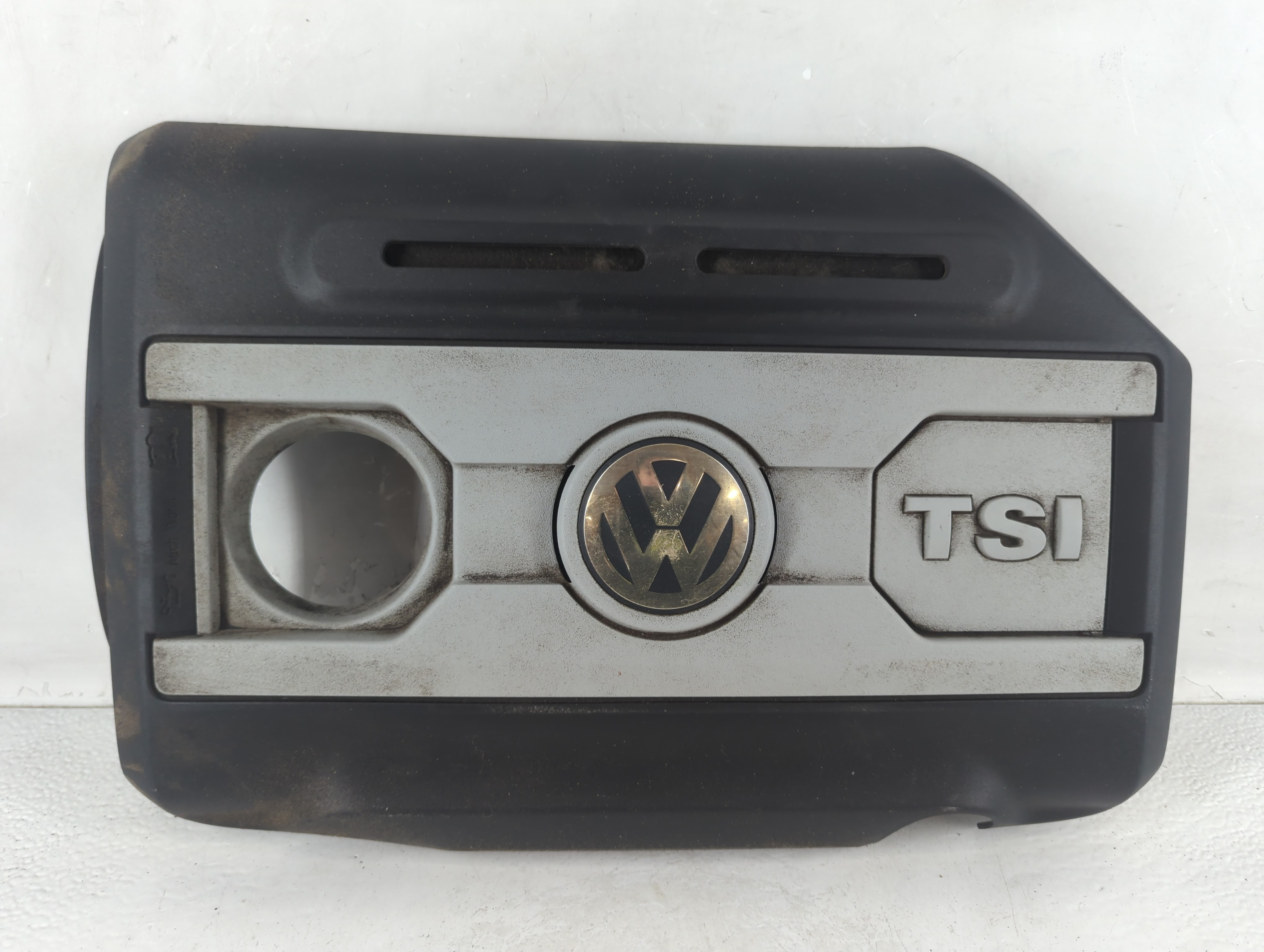 2010 Volkswagen Cc Engine Cover 1048441 - Oemusedautoparts1.com