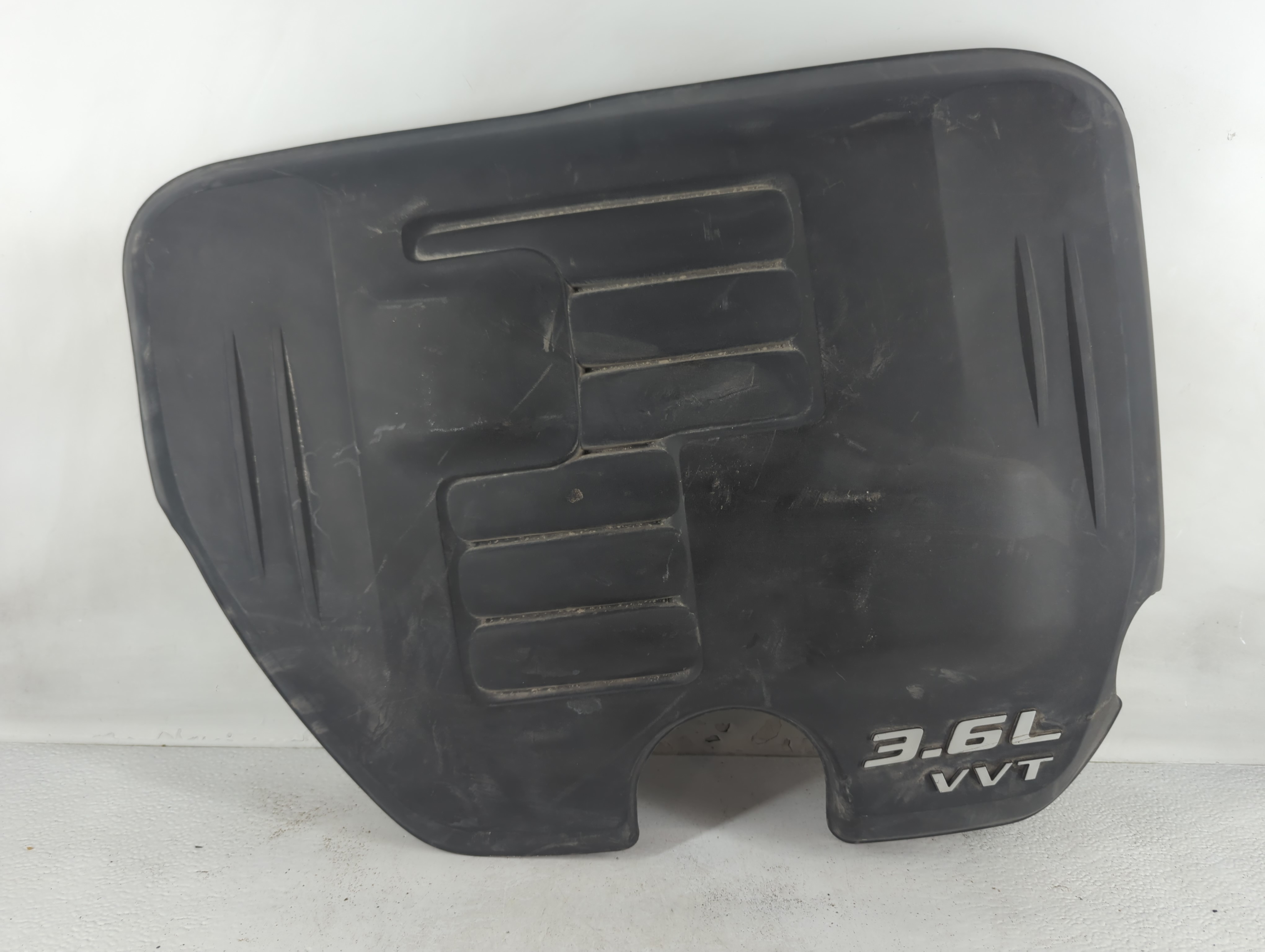 Picture of 2011 Dodge Challenger Engine Cover 1048459