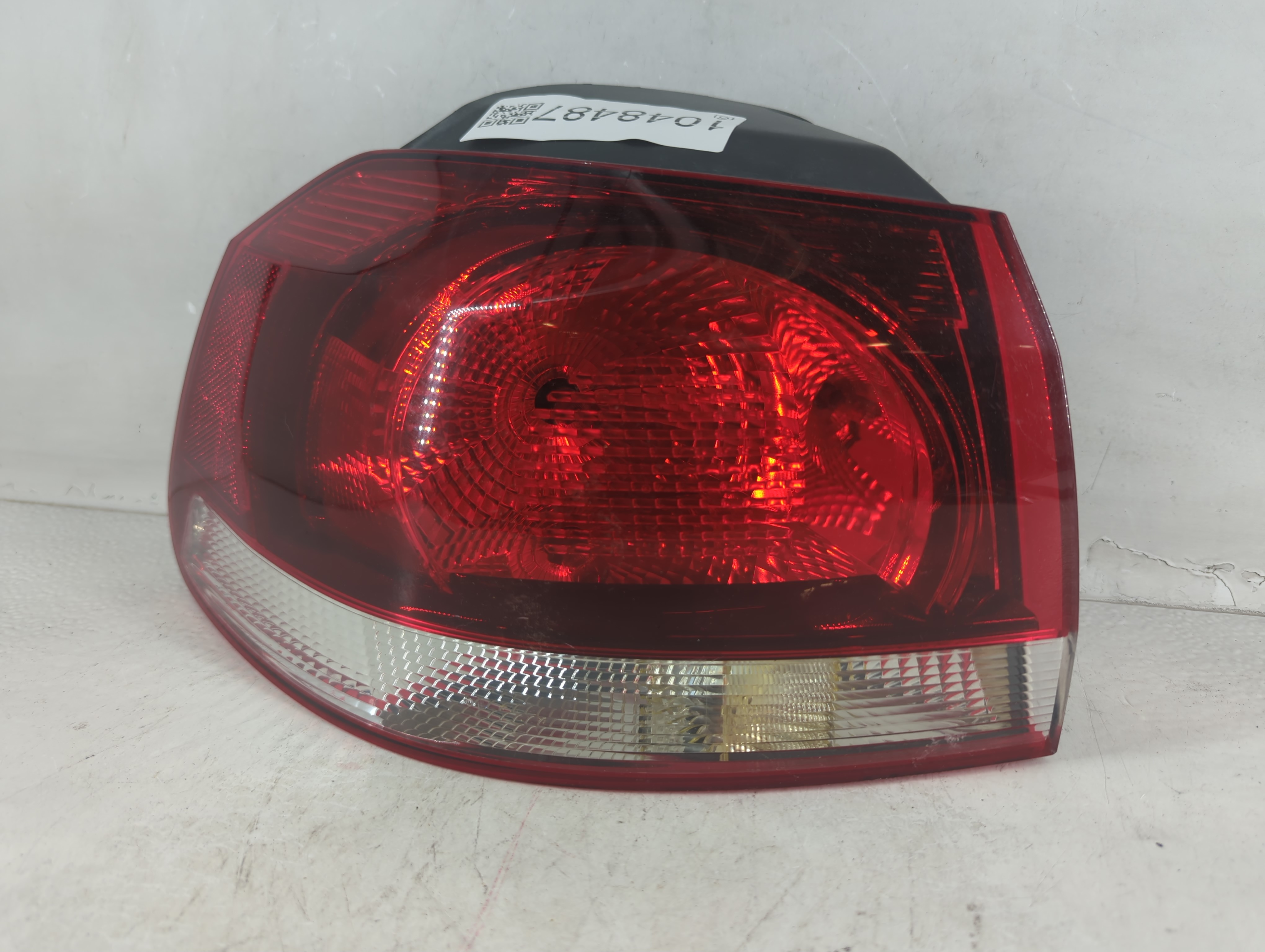 2010-2014 Volkswagen Gti Driver Left Side Tail Light Taillight Oem 1048487 - Oemusedautoparts1.com
